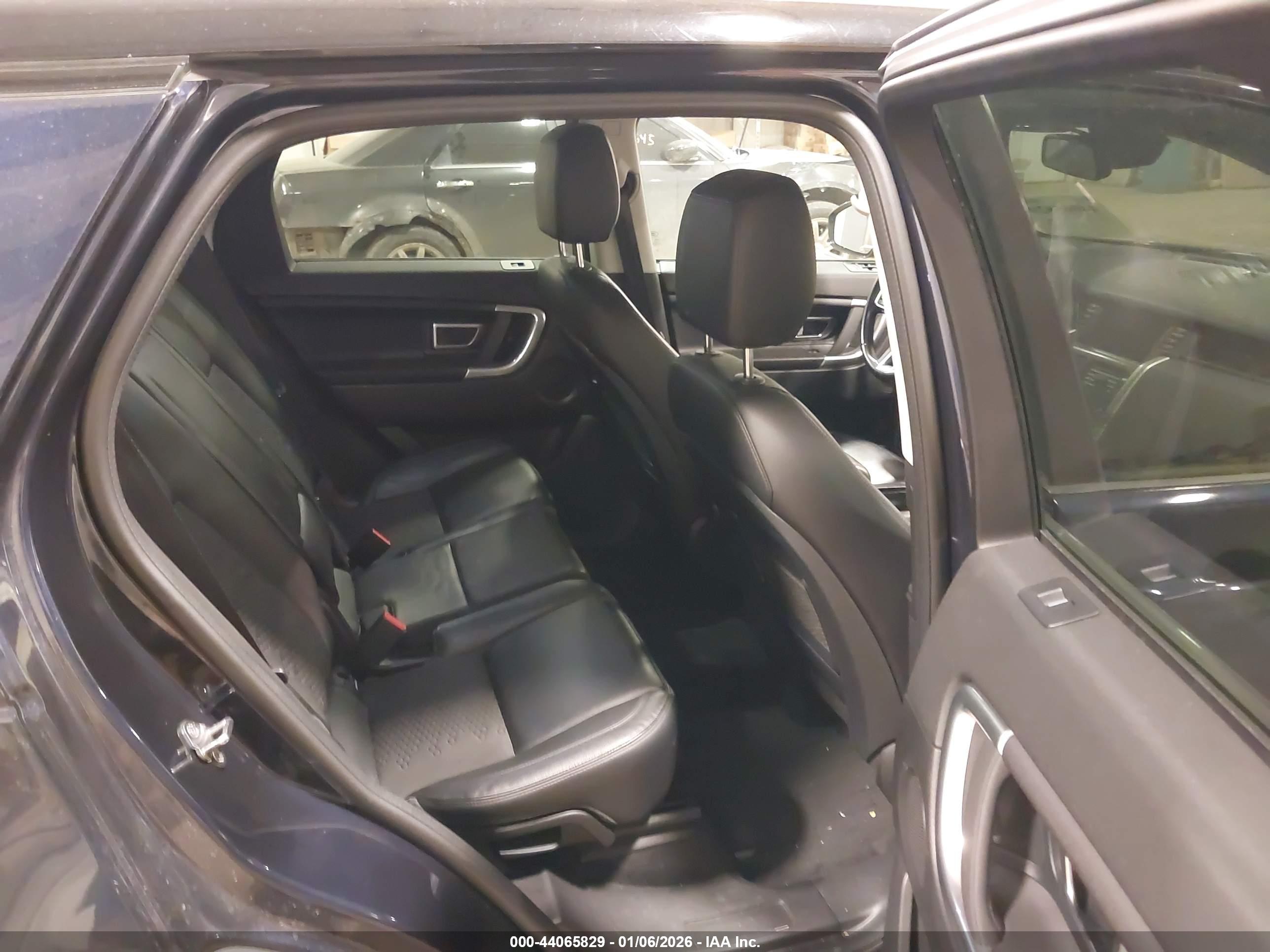 LAND ROVER image 8