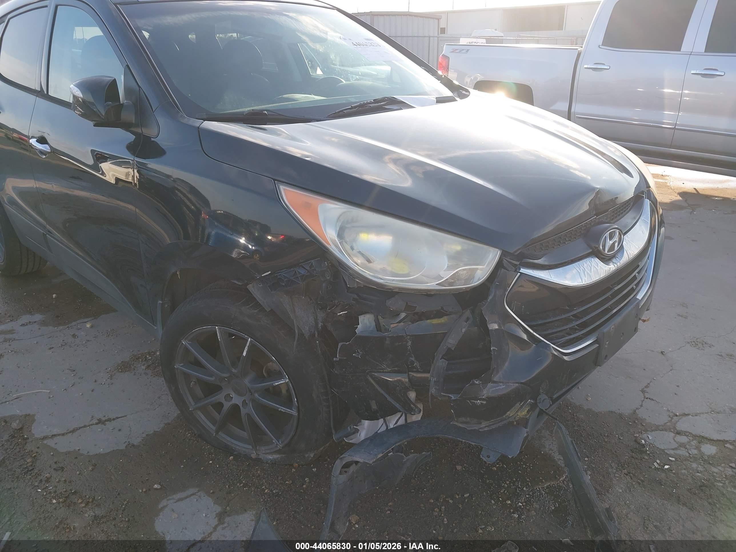 HYUNDAI TUCSON image 6
