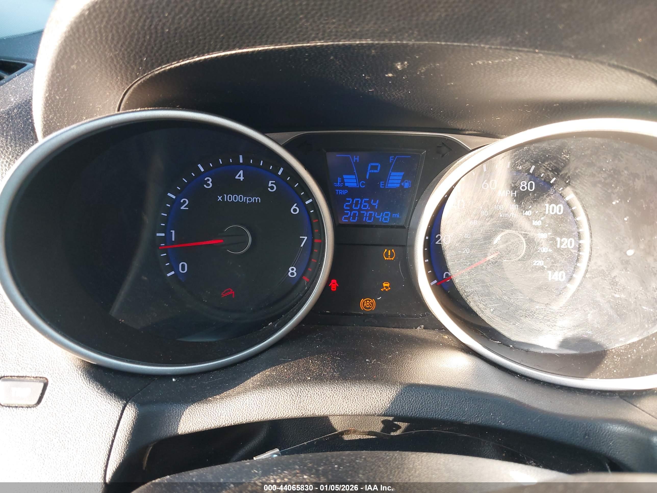 HYUNDAI TUCSON image 7