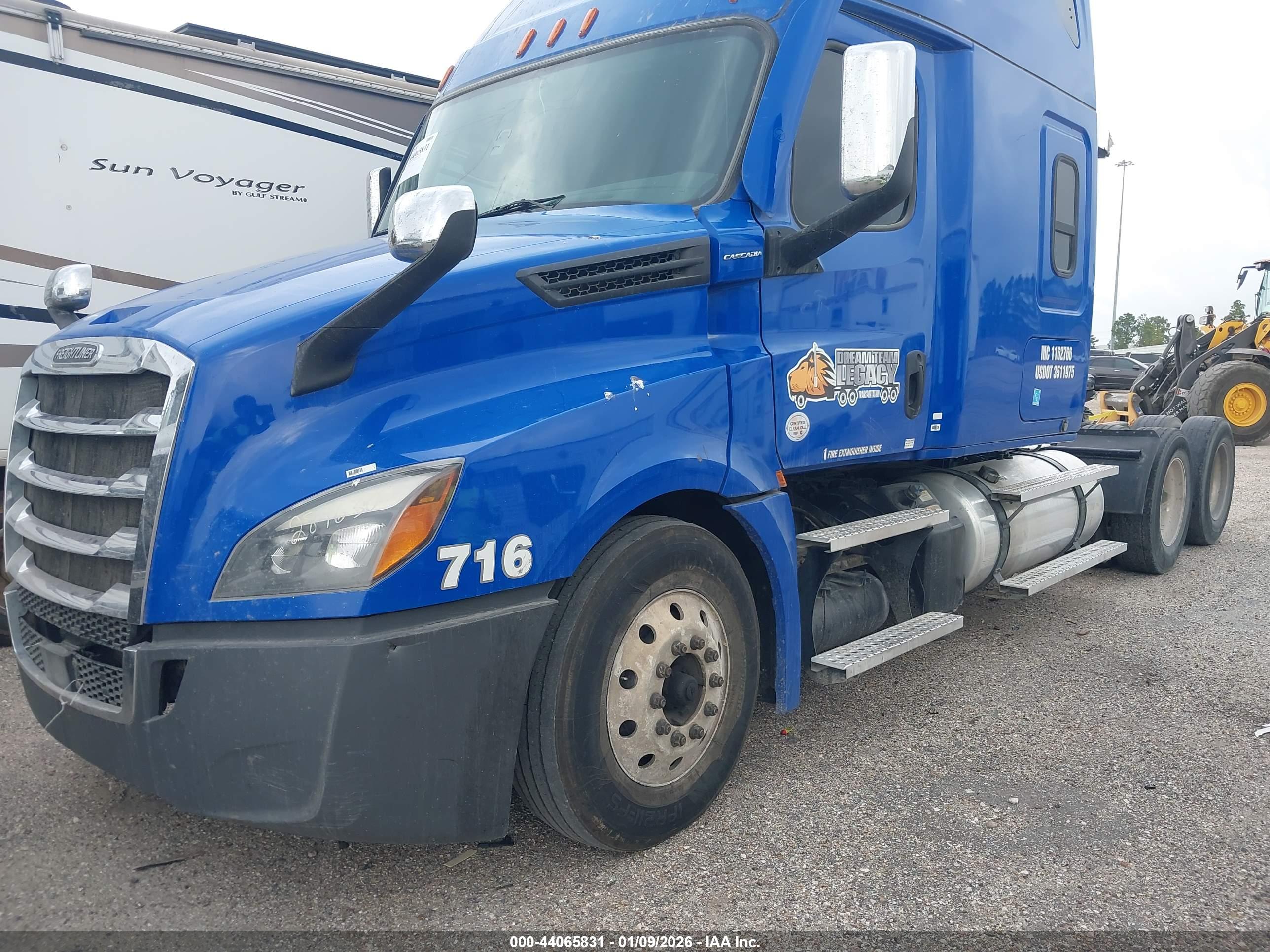 FREIGHTLINER NEW image 2