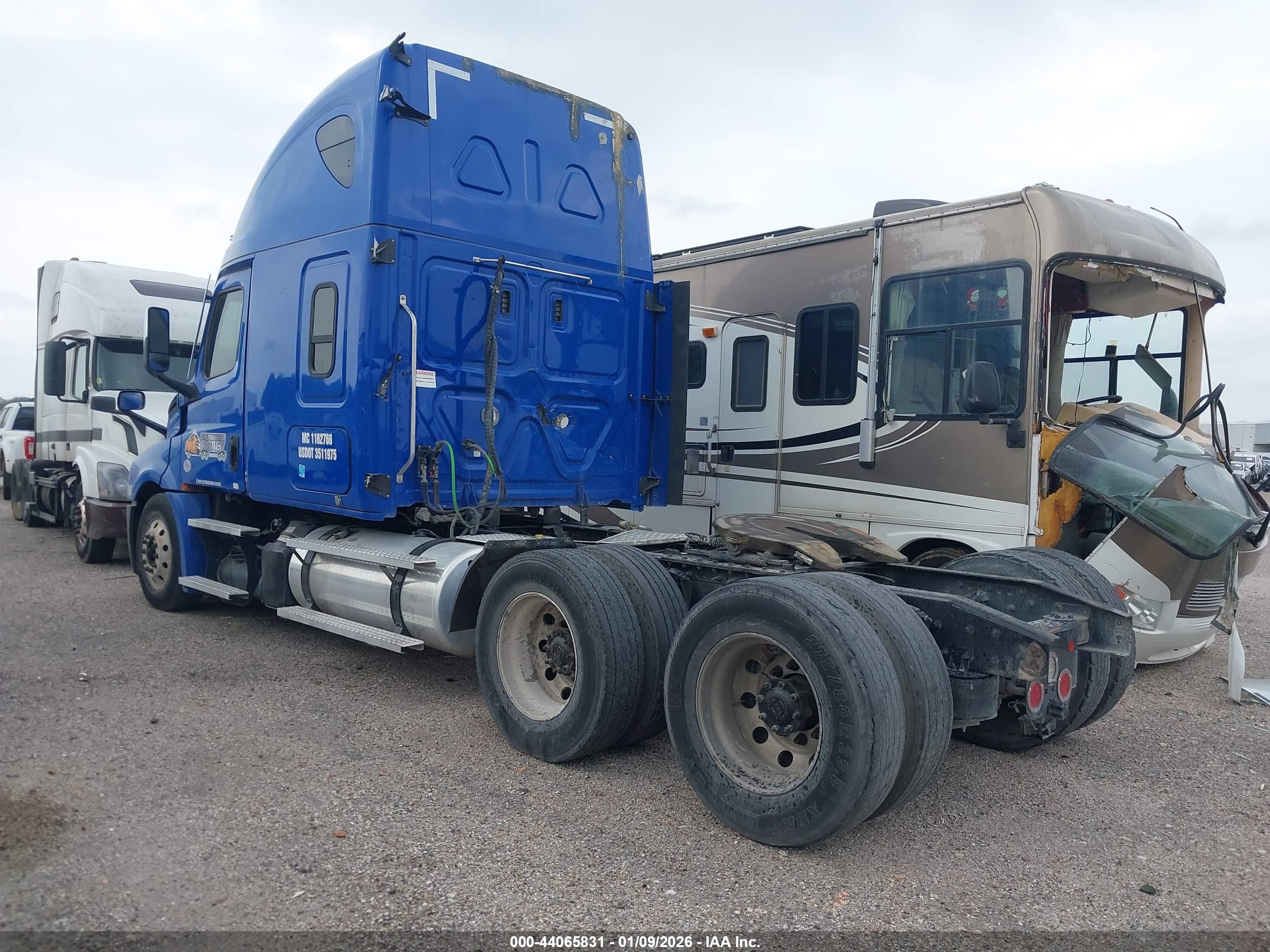 FREIGHTLINER NEW image 3