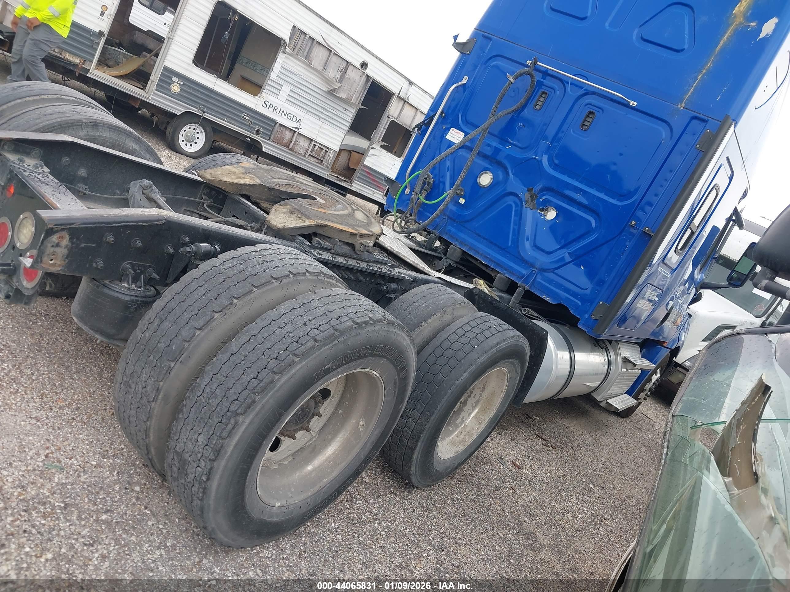 FREIGHTLINER NEW image 4