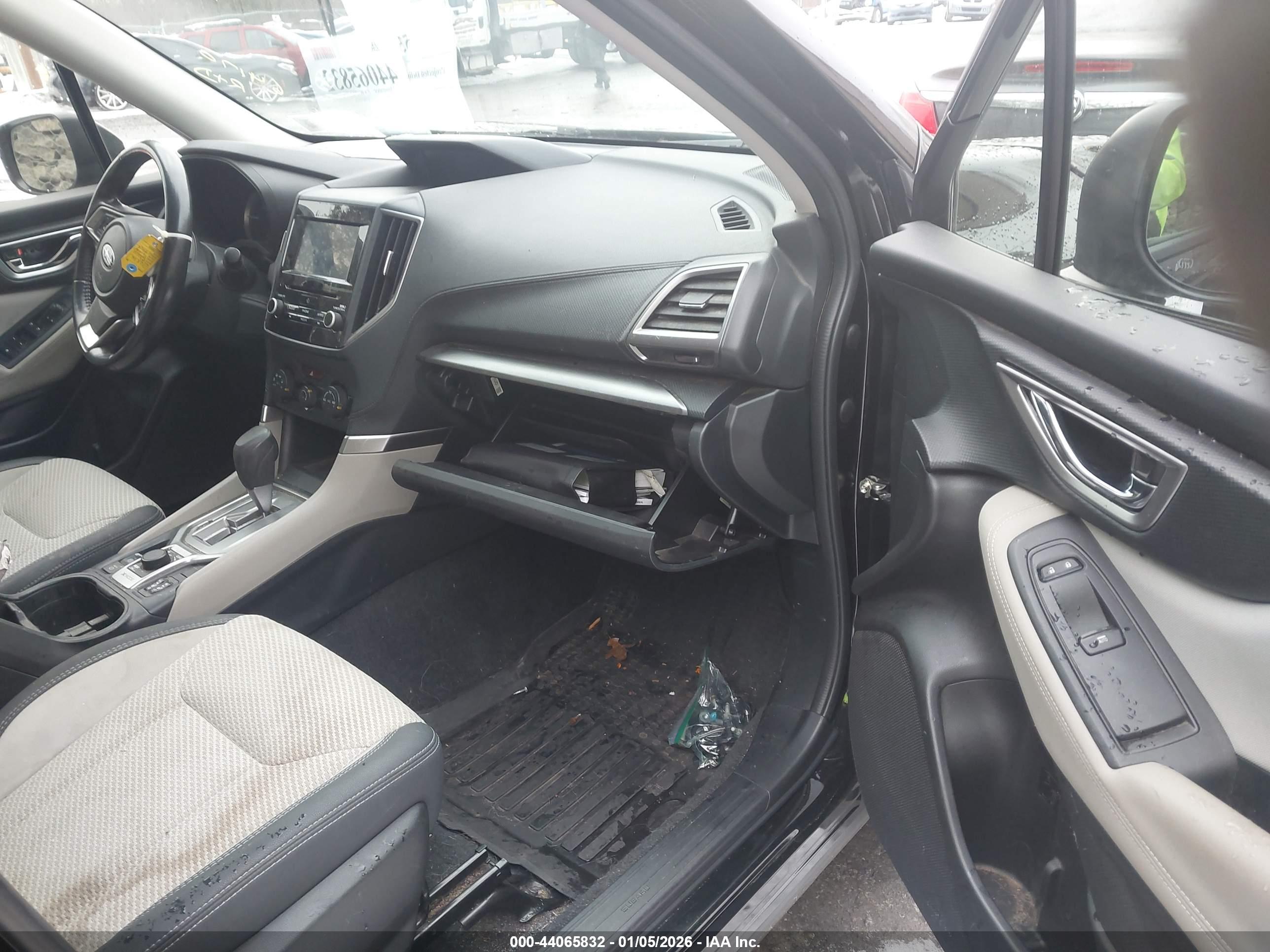 SUBARU FORESTER image 5