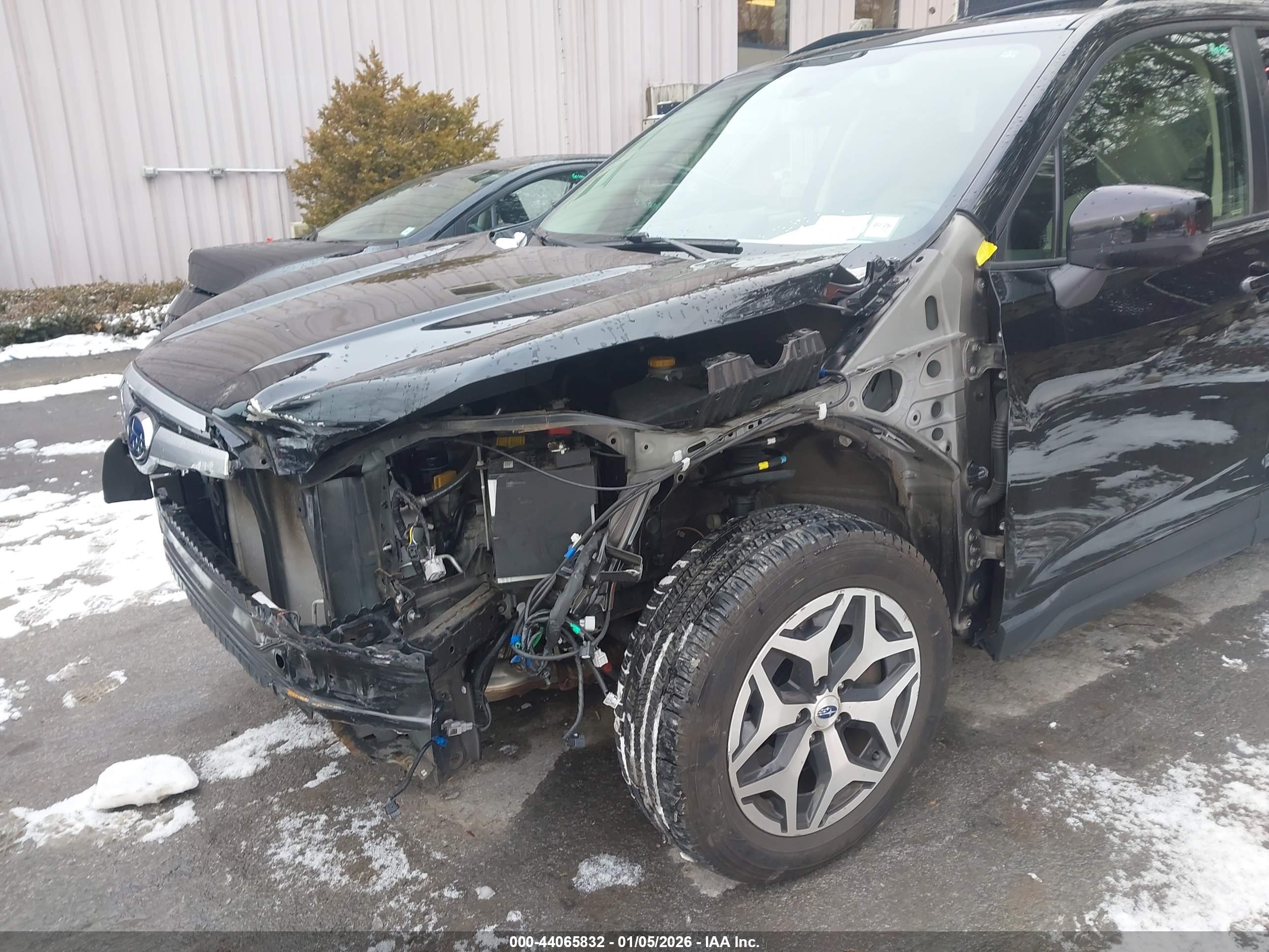 SUBARU FORESTER image 6