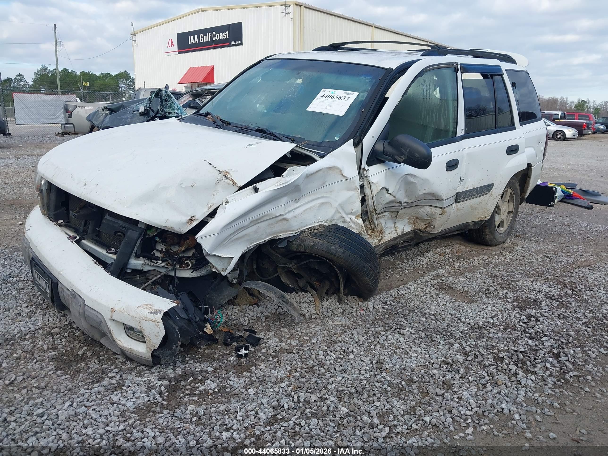 CHEVROLET TRAILBLAZER image 2