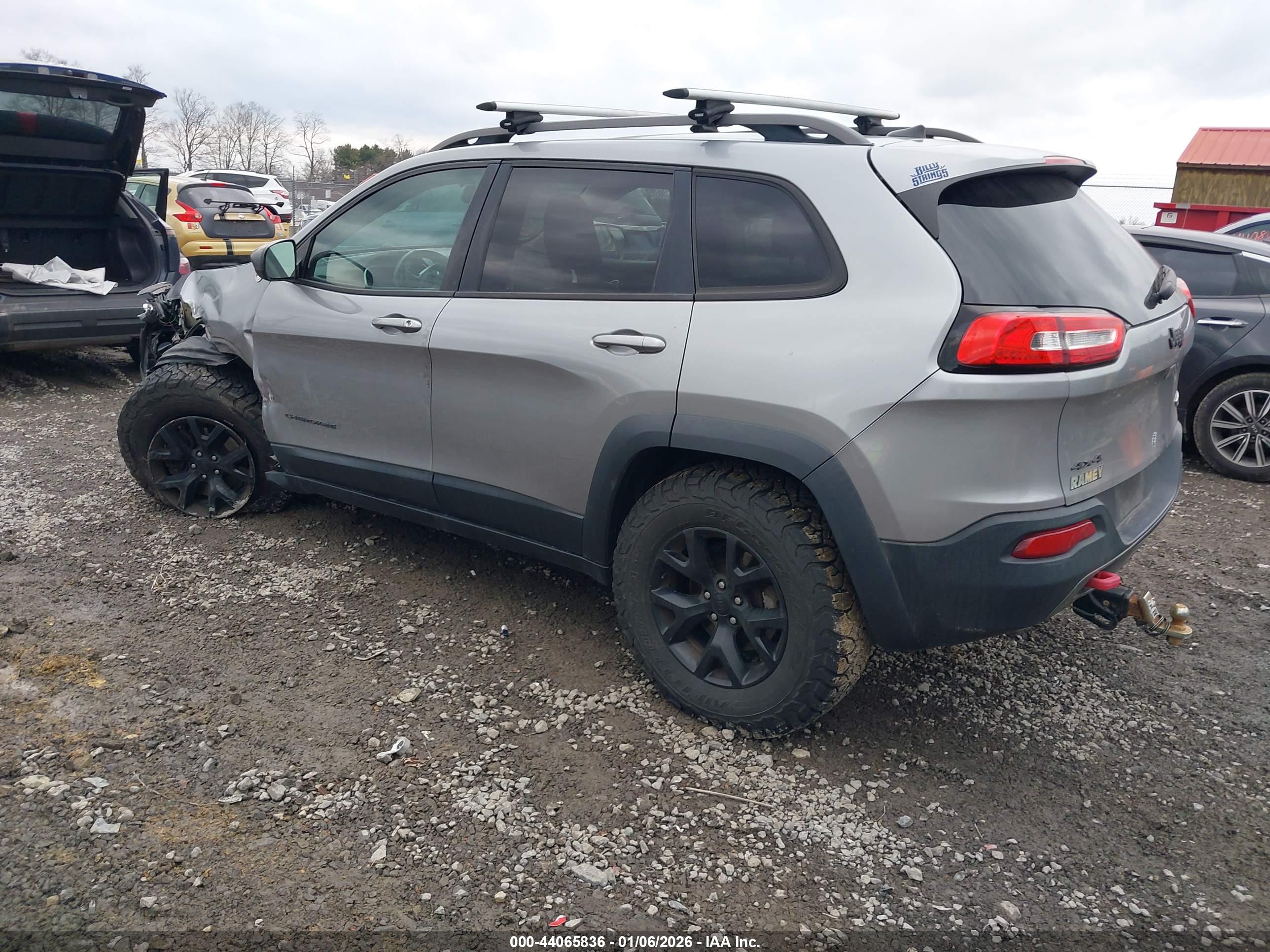 JEEP CHEROKEE image 3