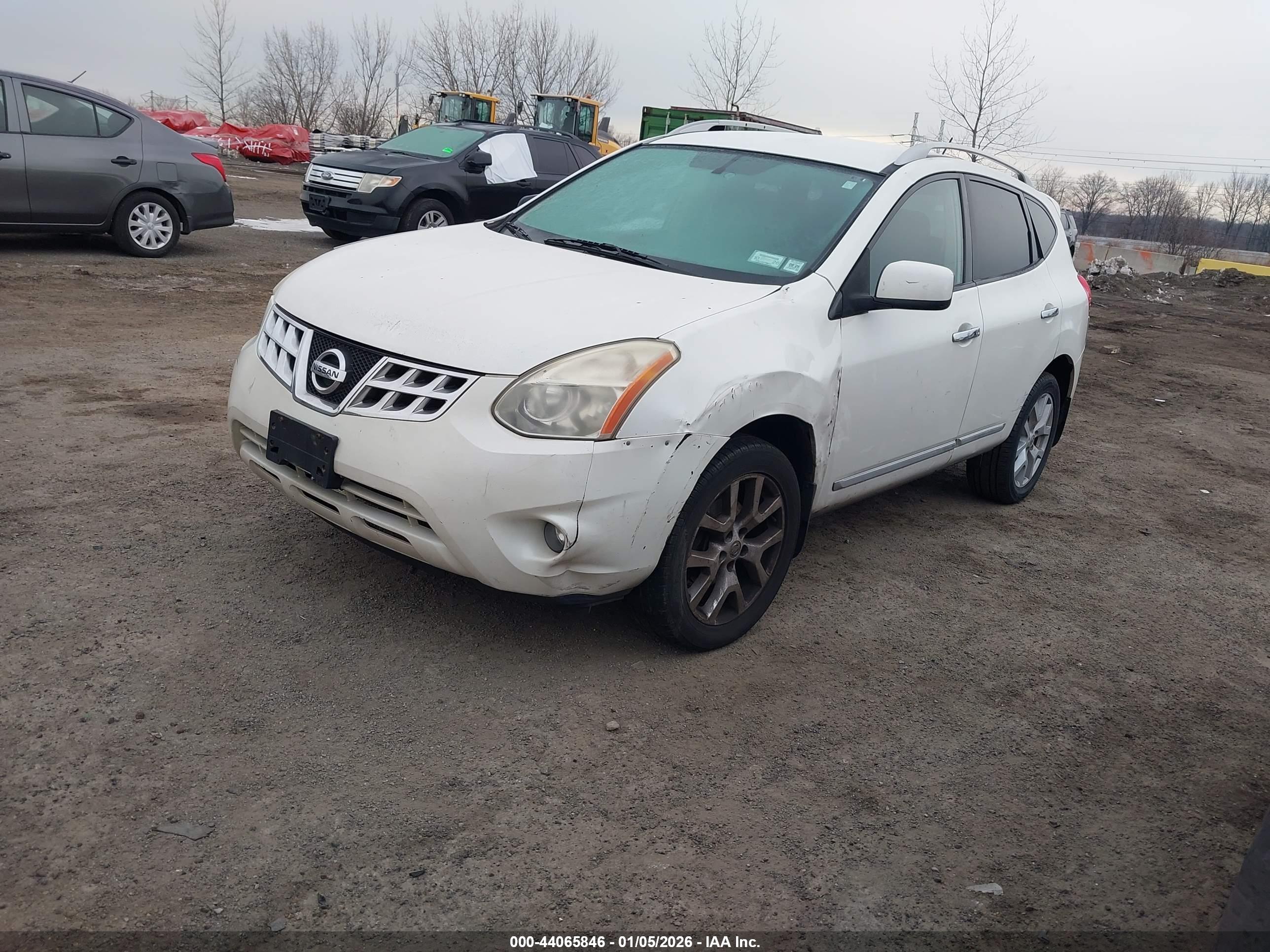 NISSAN ROGUE image 2