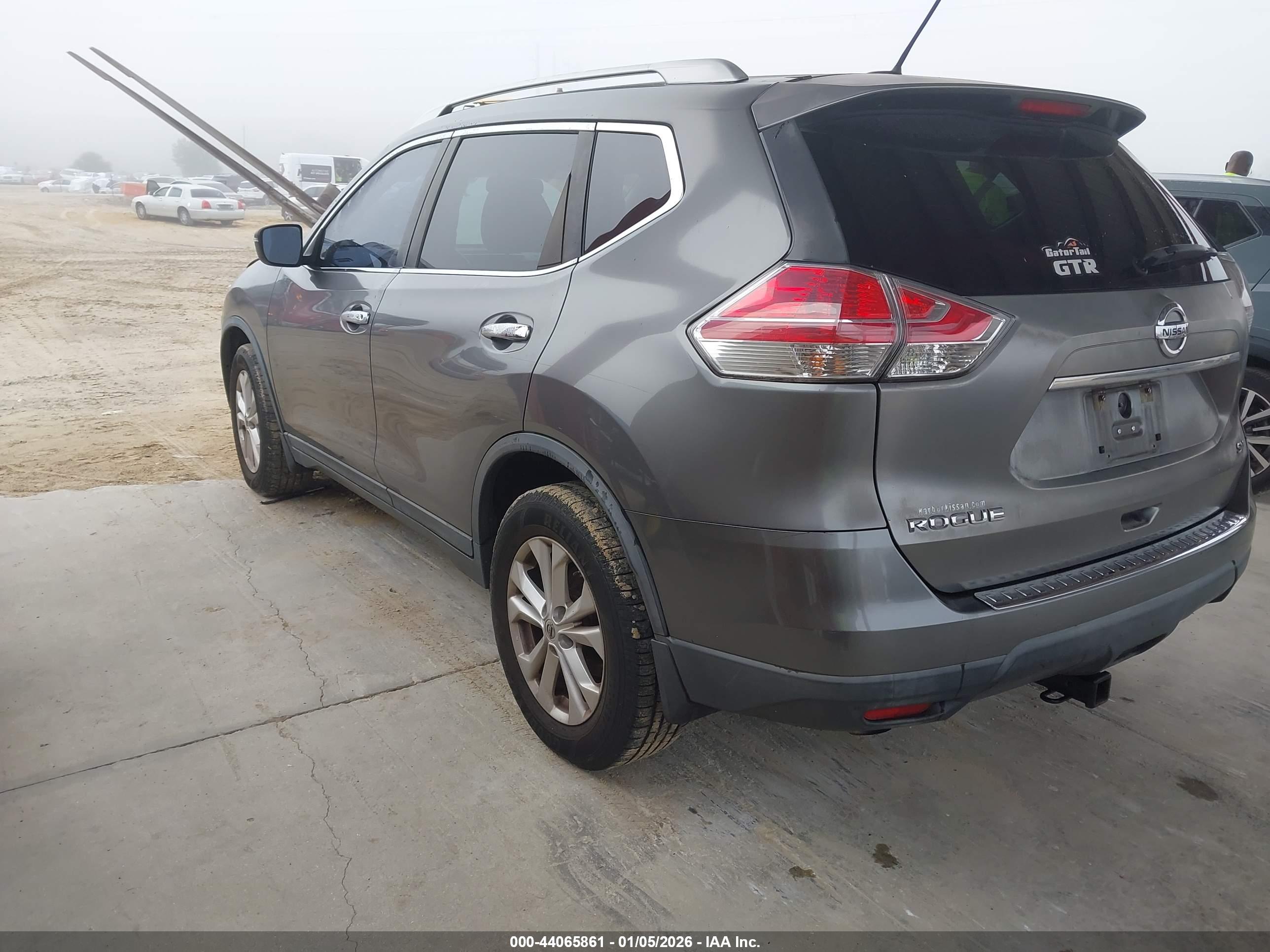 NISSAN ROGUE image 3