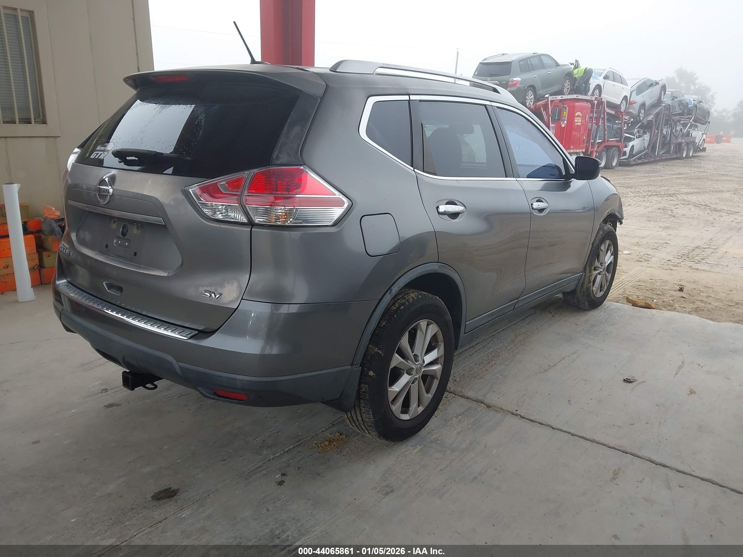 NISSAN ROGUE image 4