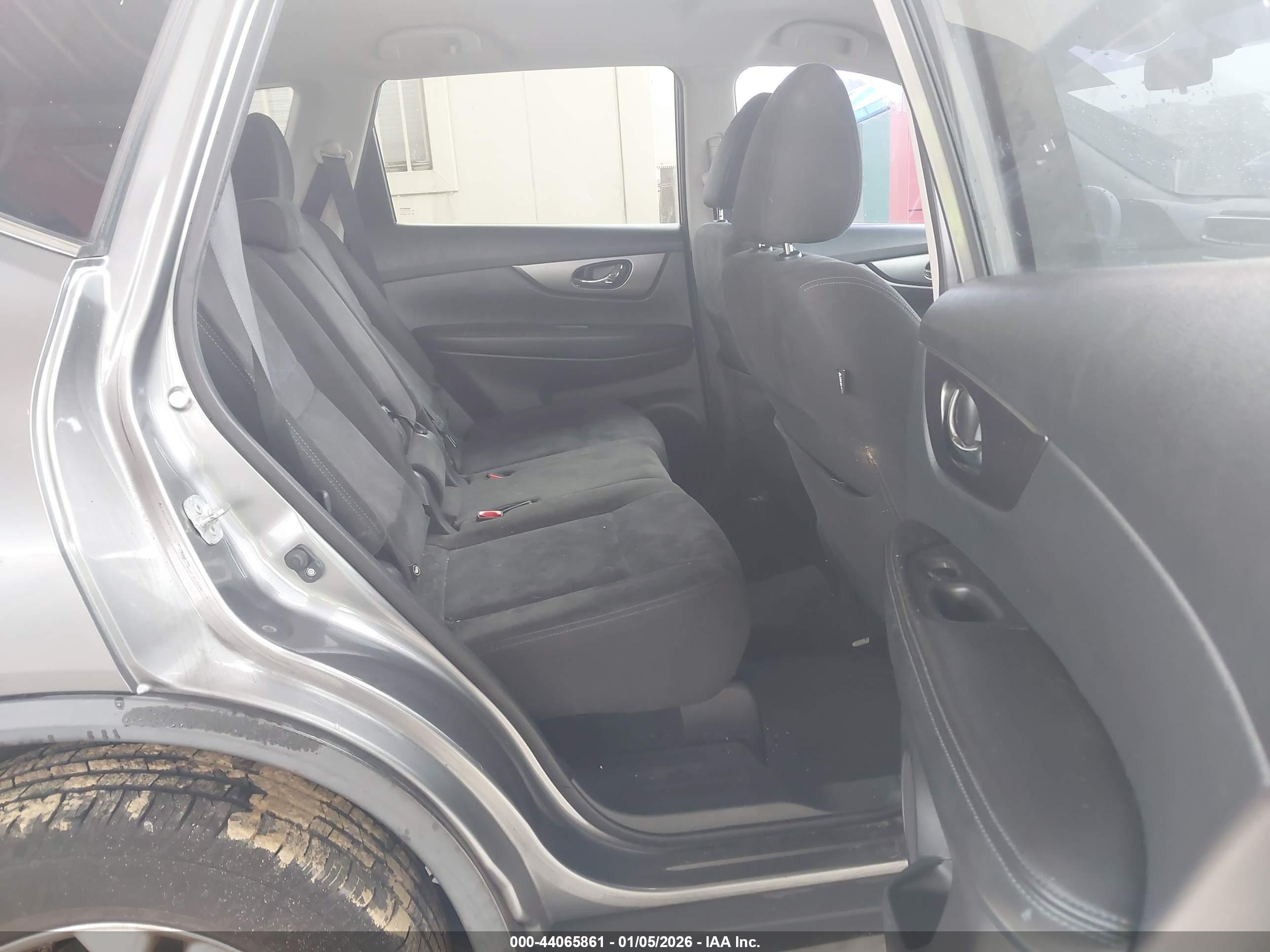 NISSAN ROGUE image 8