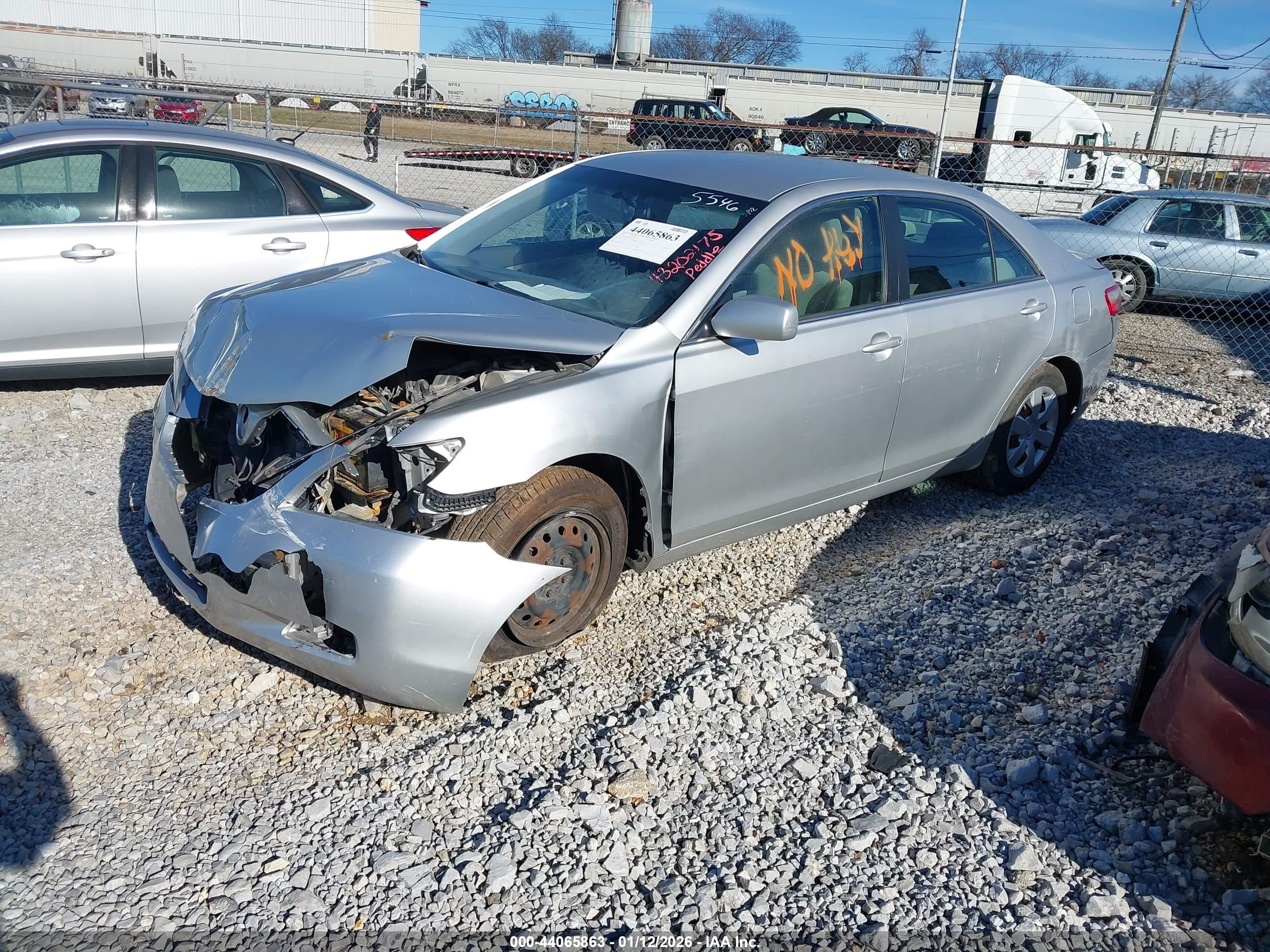 TOYOTA CAMRY image 2