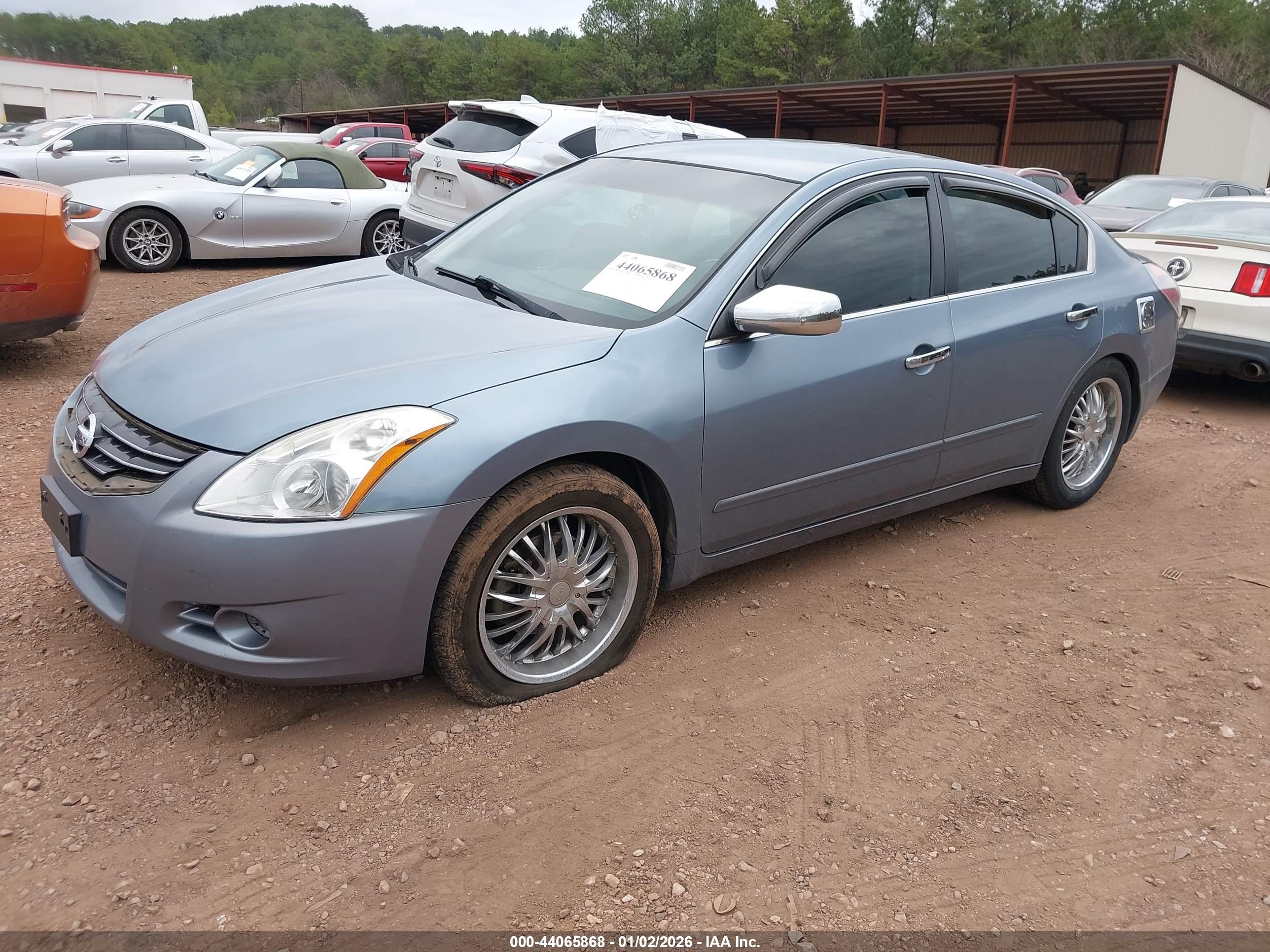 NISSAN ALTIMA image 2