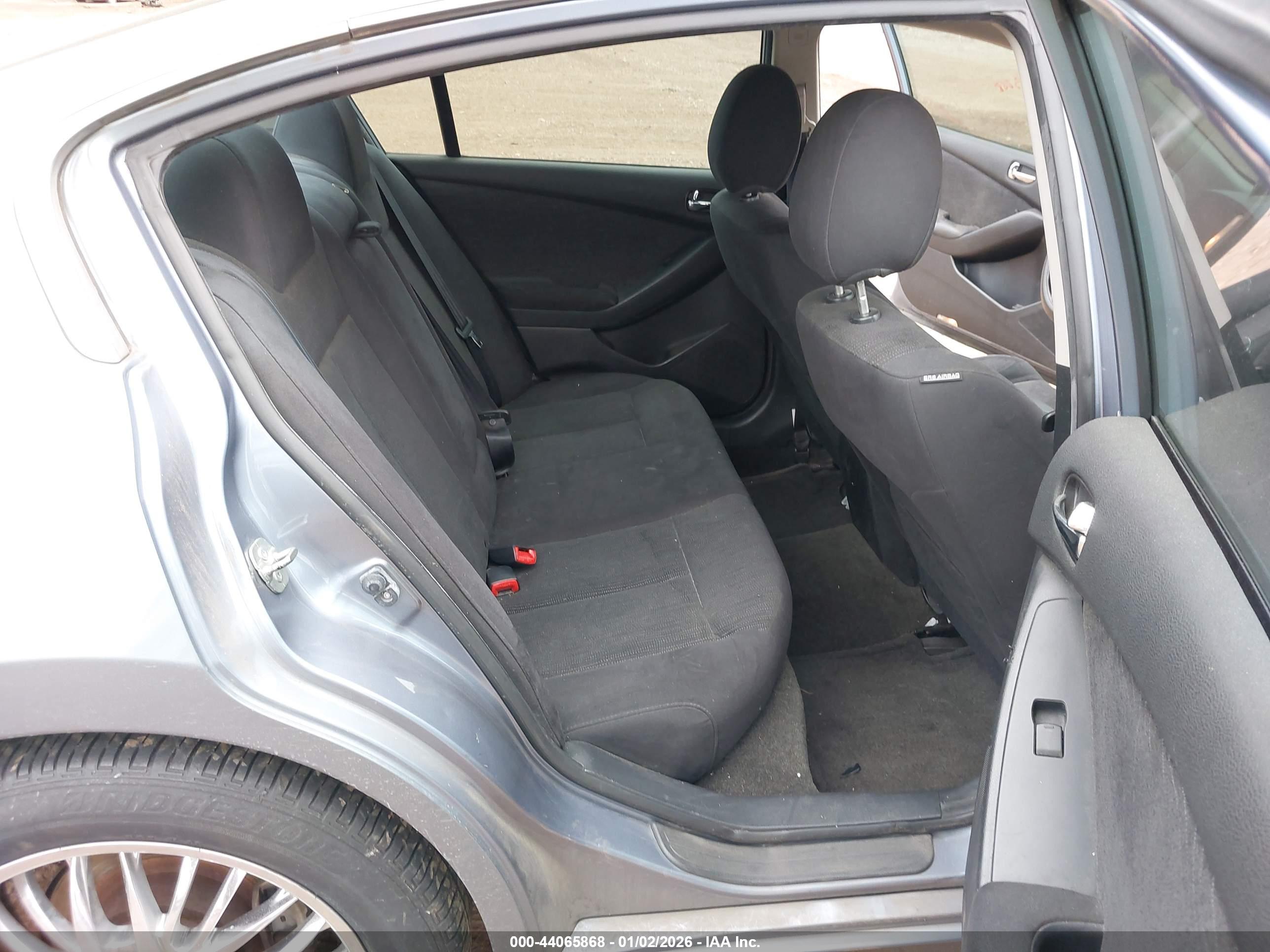NISSAN ALTIMA image 8