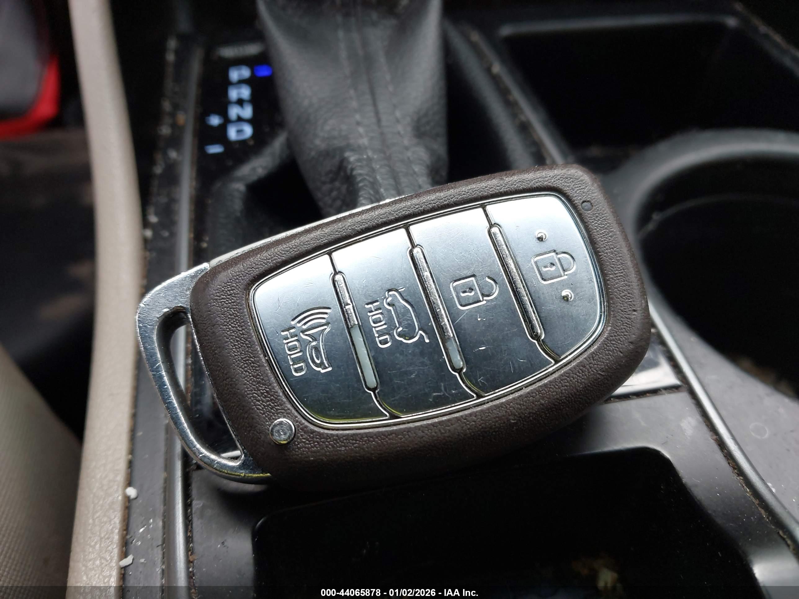 HYUNDAI TUCSON image 11