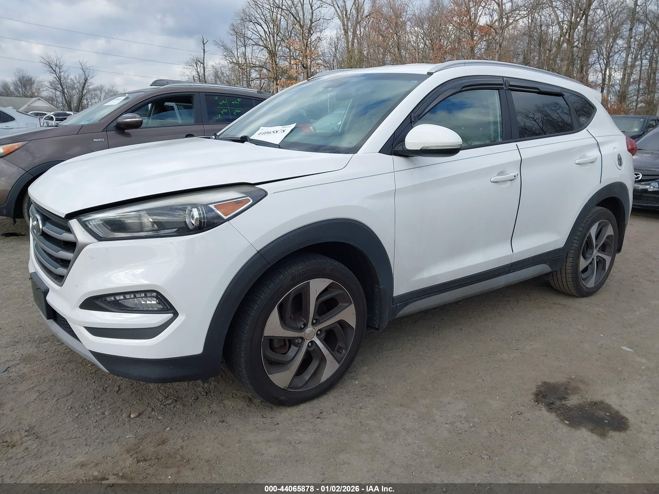 HYUNDAI TUCSON image 2