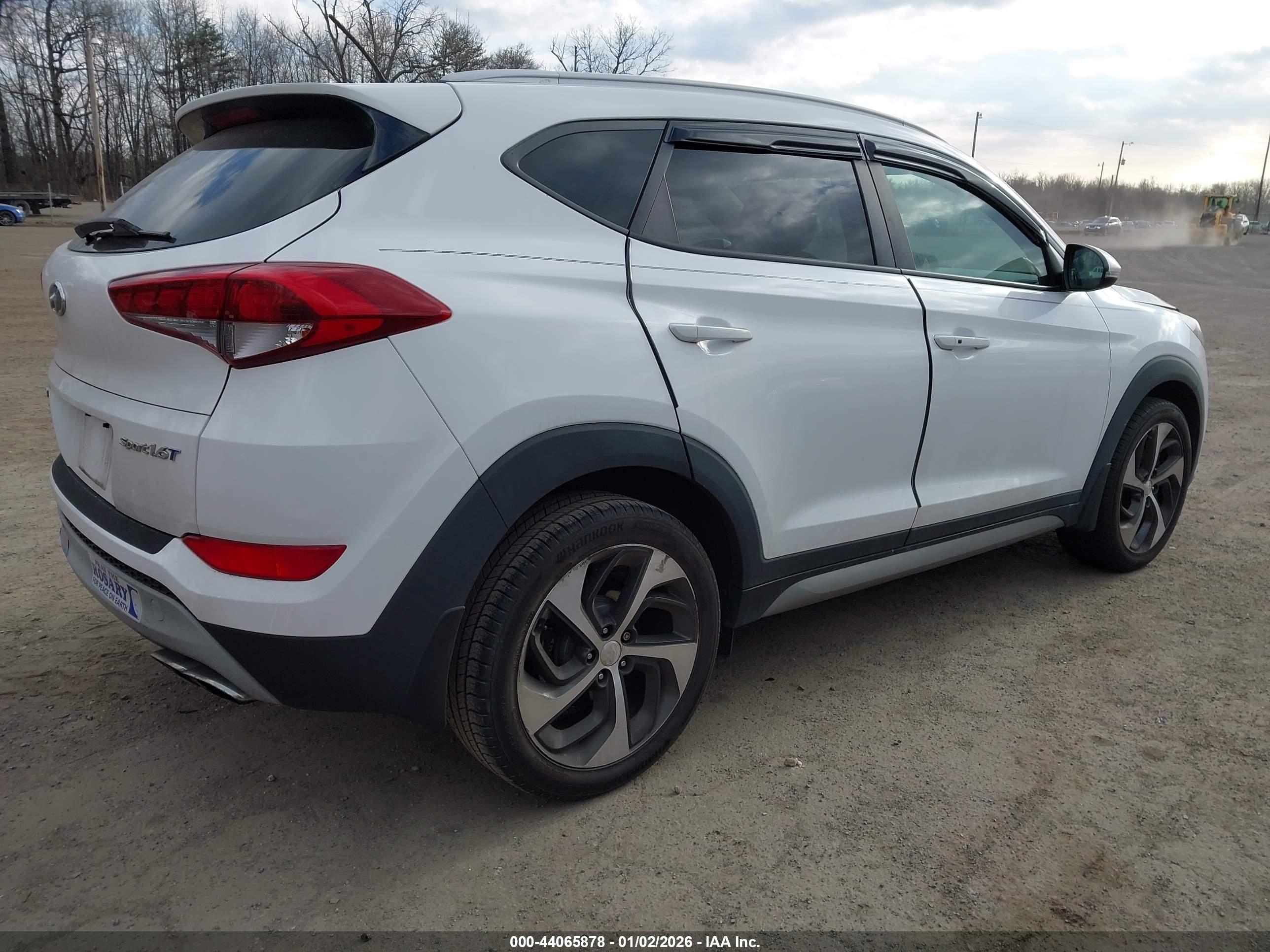 HYUNDAI TUCSON image 4