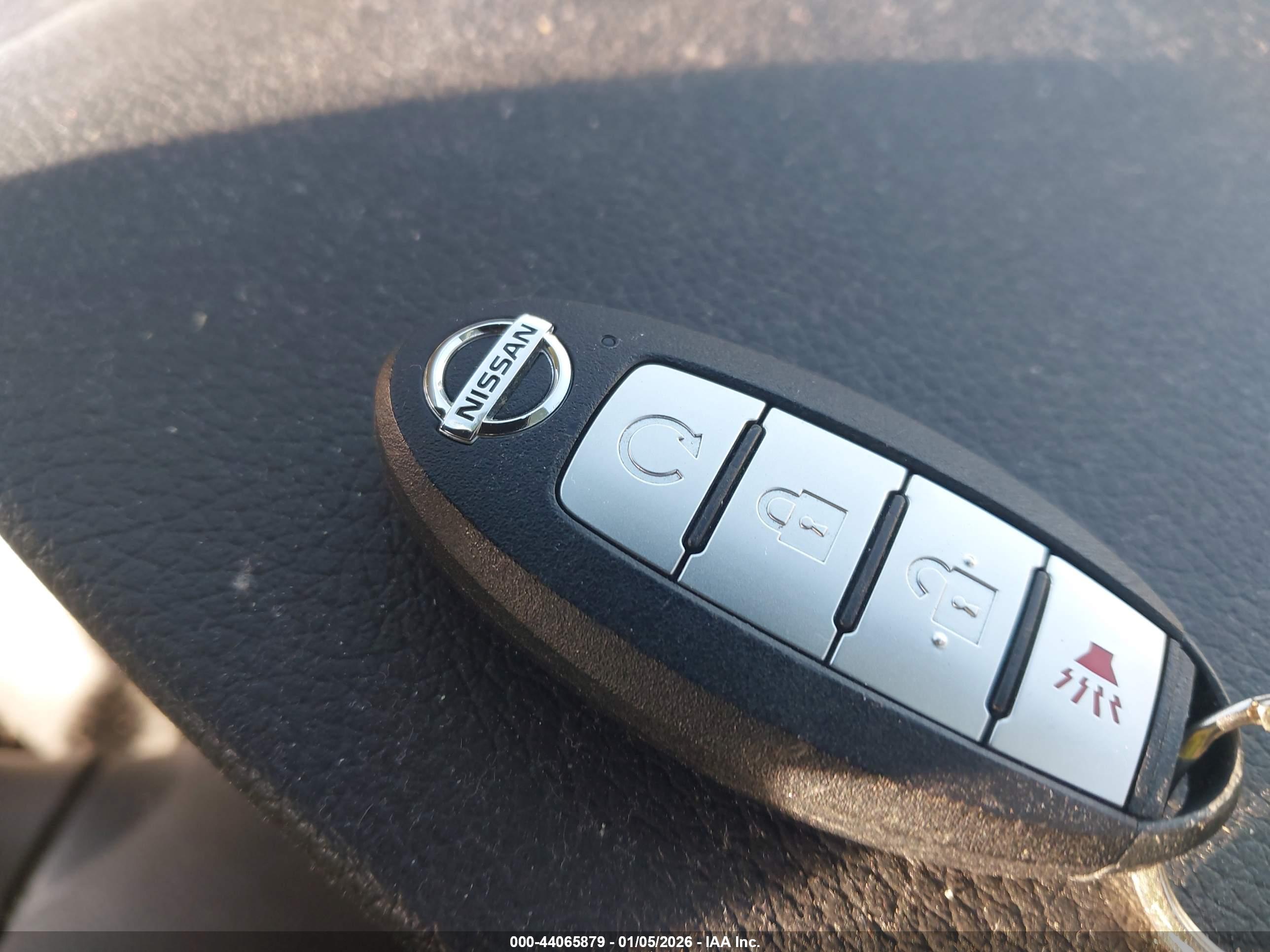 NISSAN ROGUE image 11