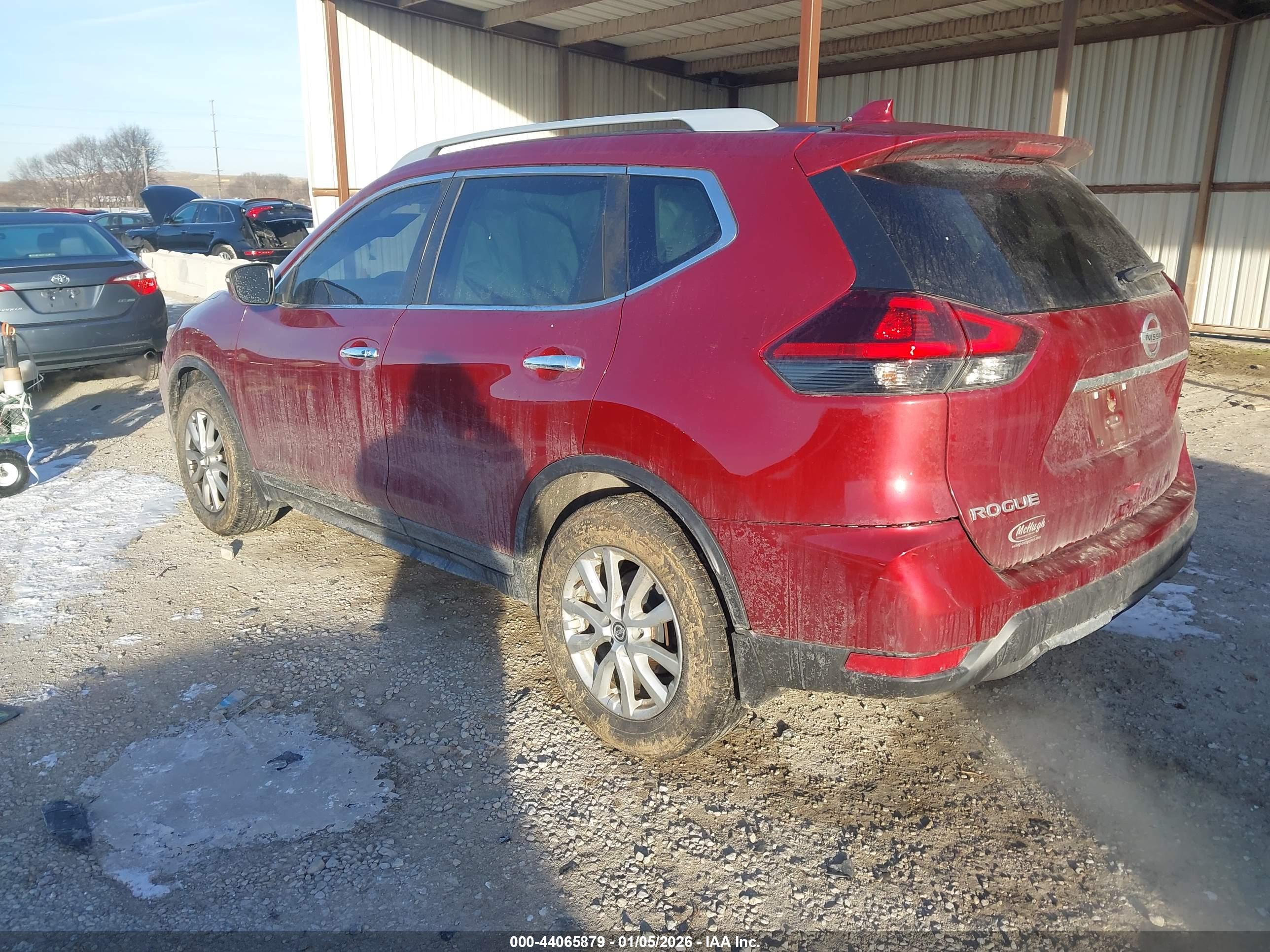 NISSAN ROGUE image 3