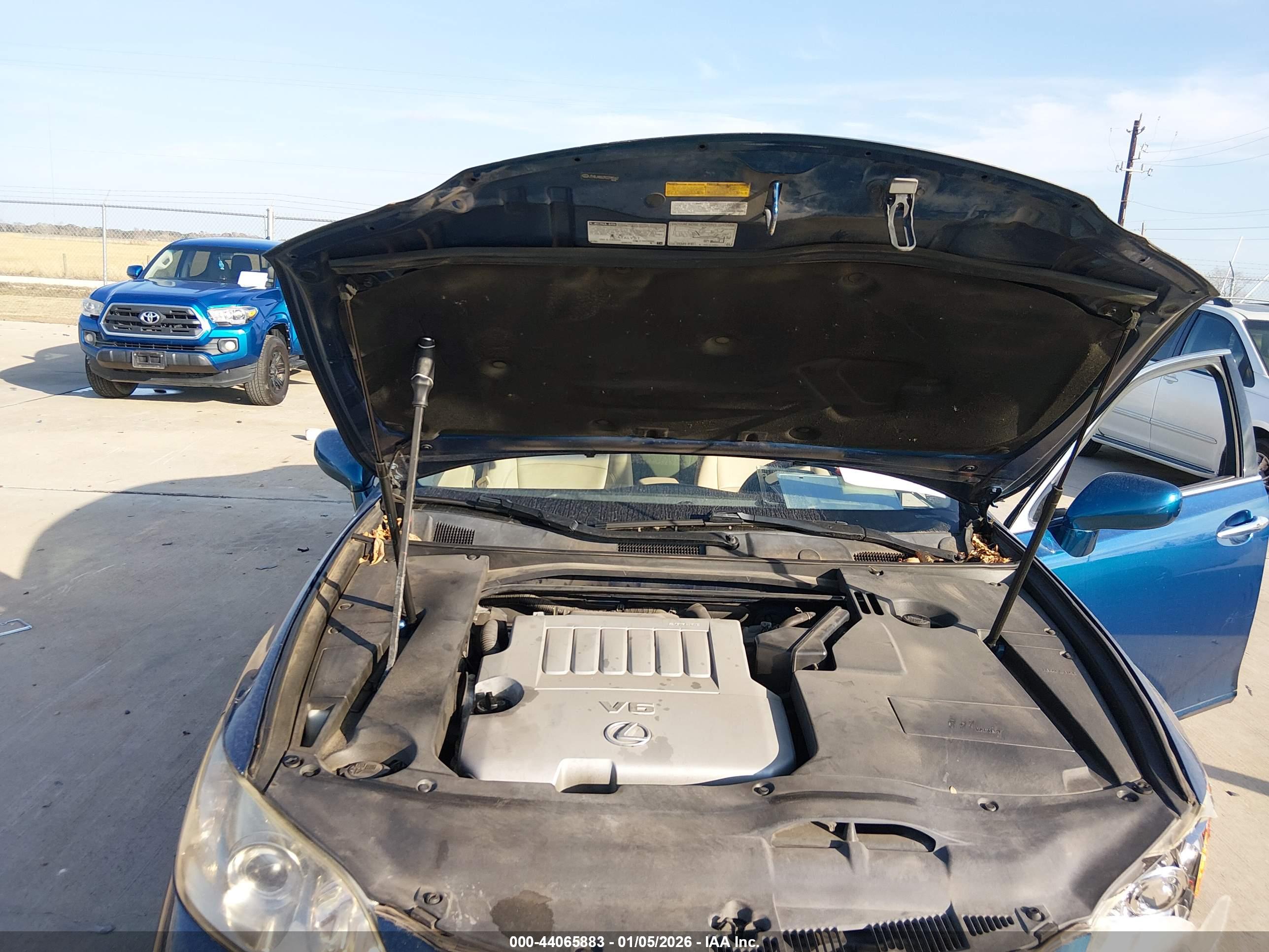 LEXUS ES image 10