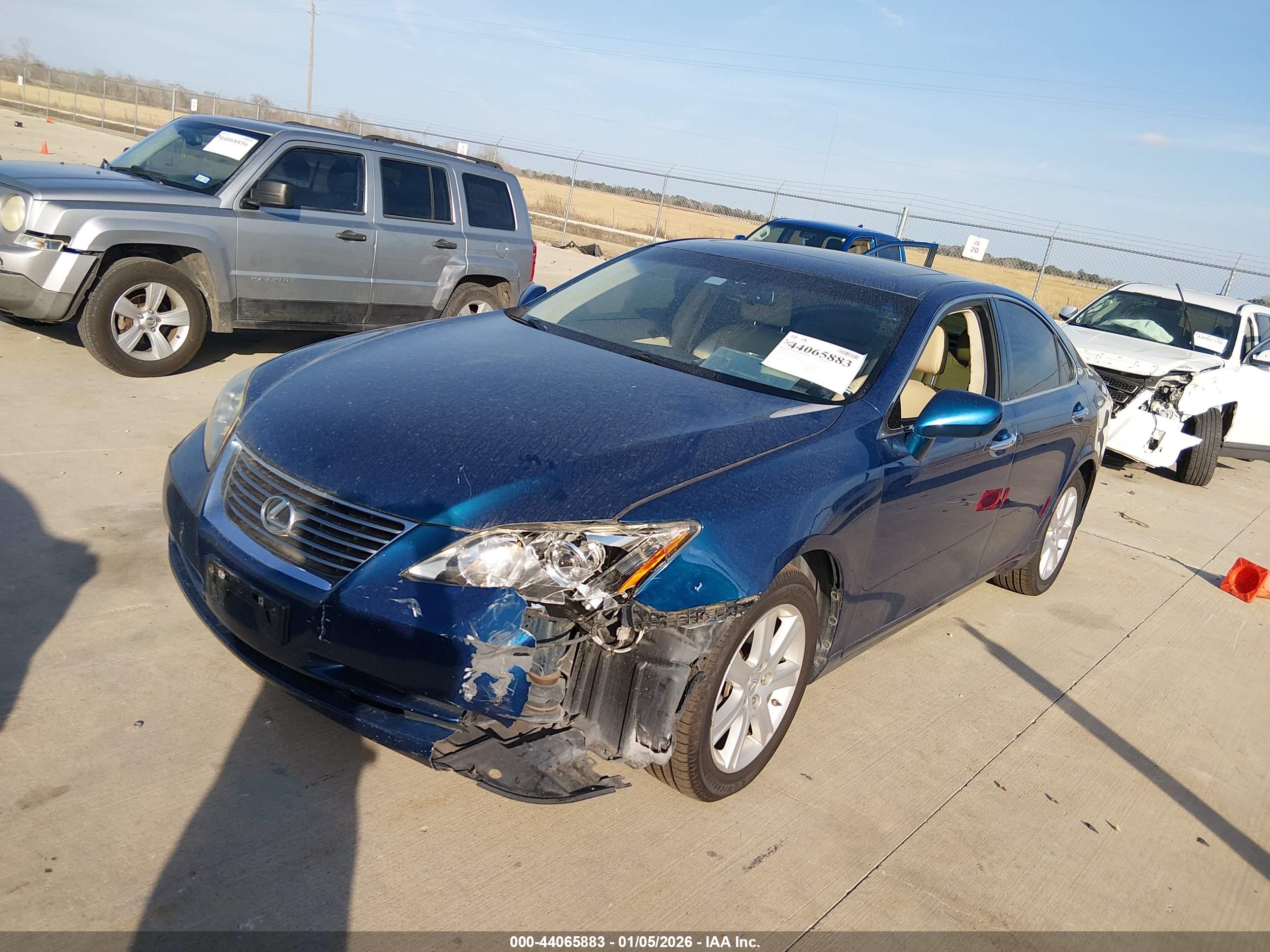LEXUS ES image 2