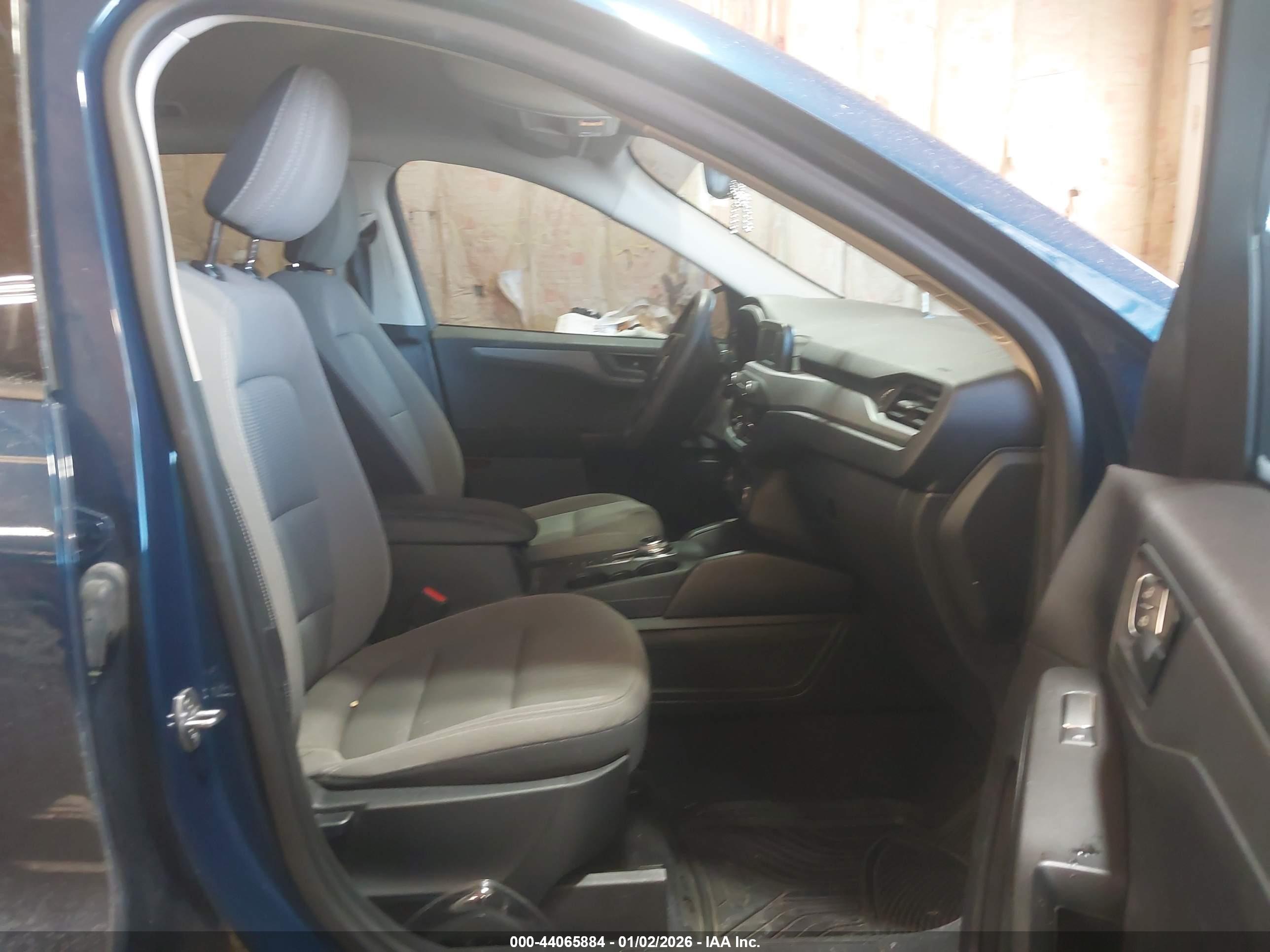 FORD ESCAPE image 5