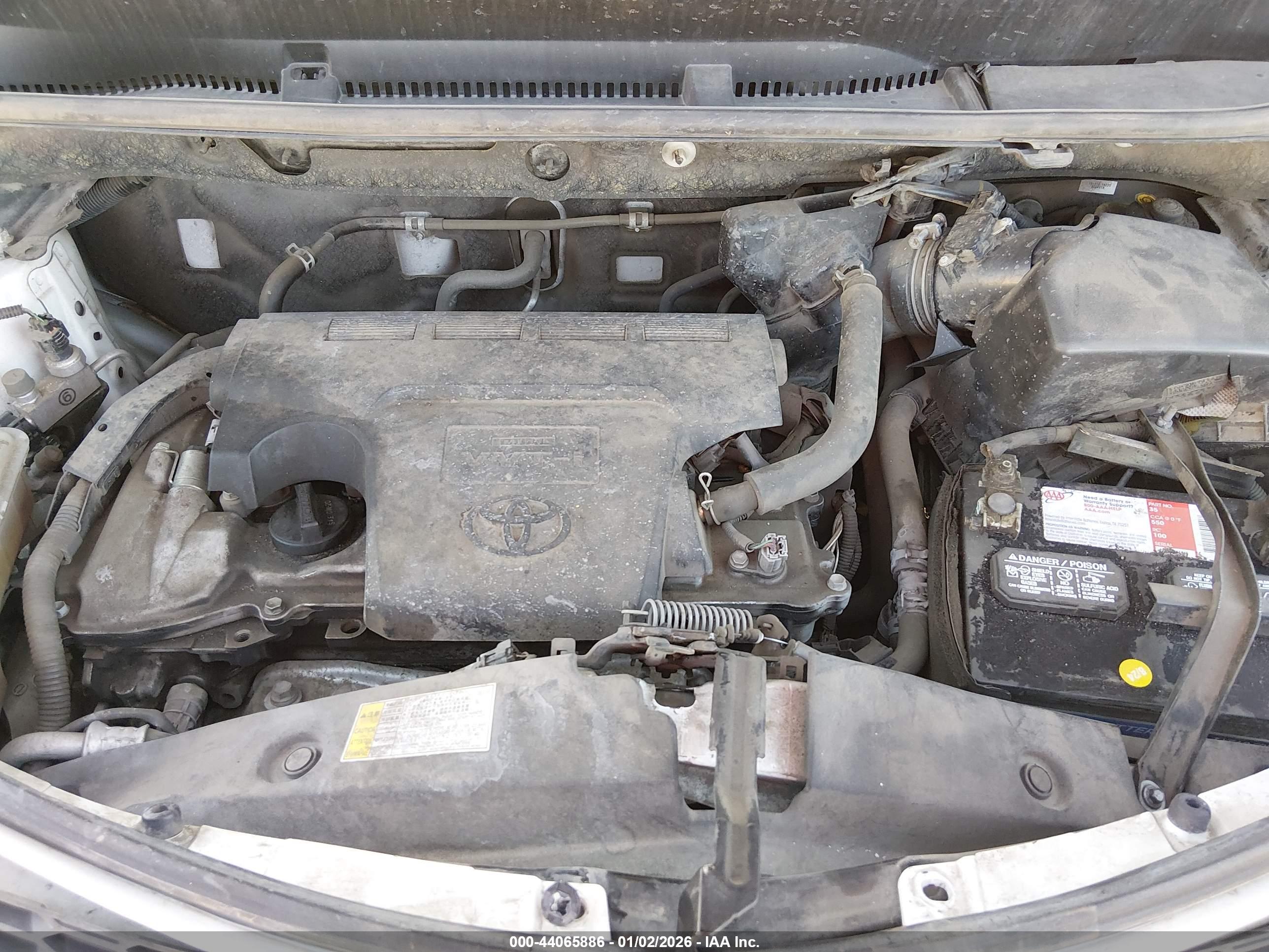 TOYOTA RAV4 image 10