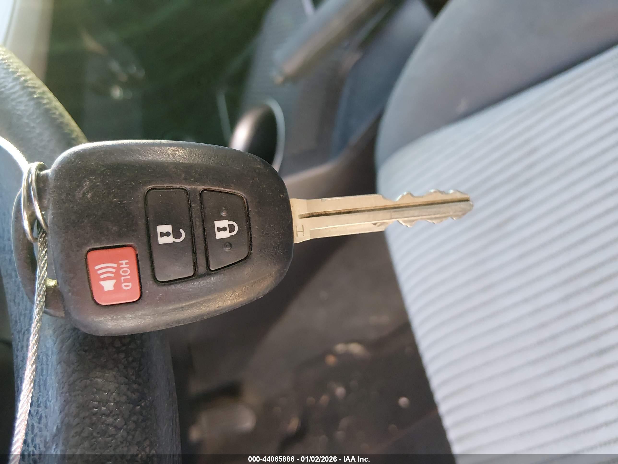 TOYOTA RAV4 image 11