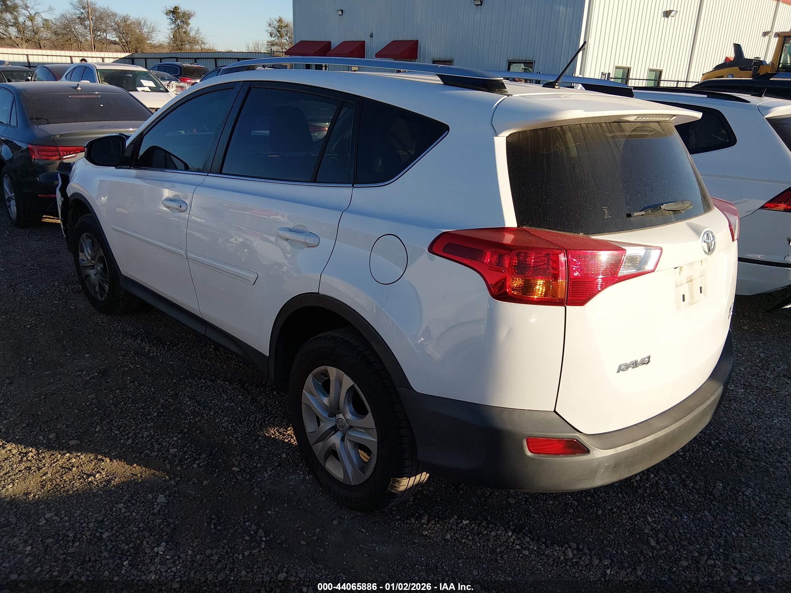 TOYOTA RAV4 image 3