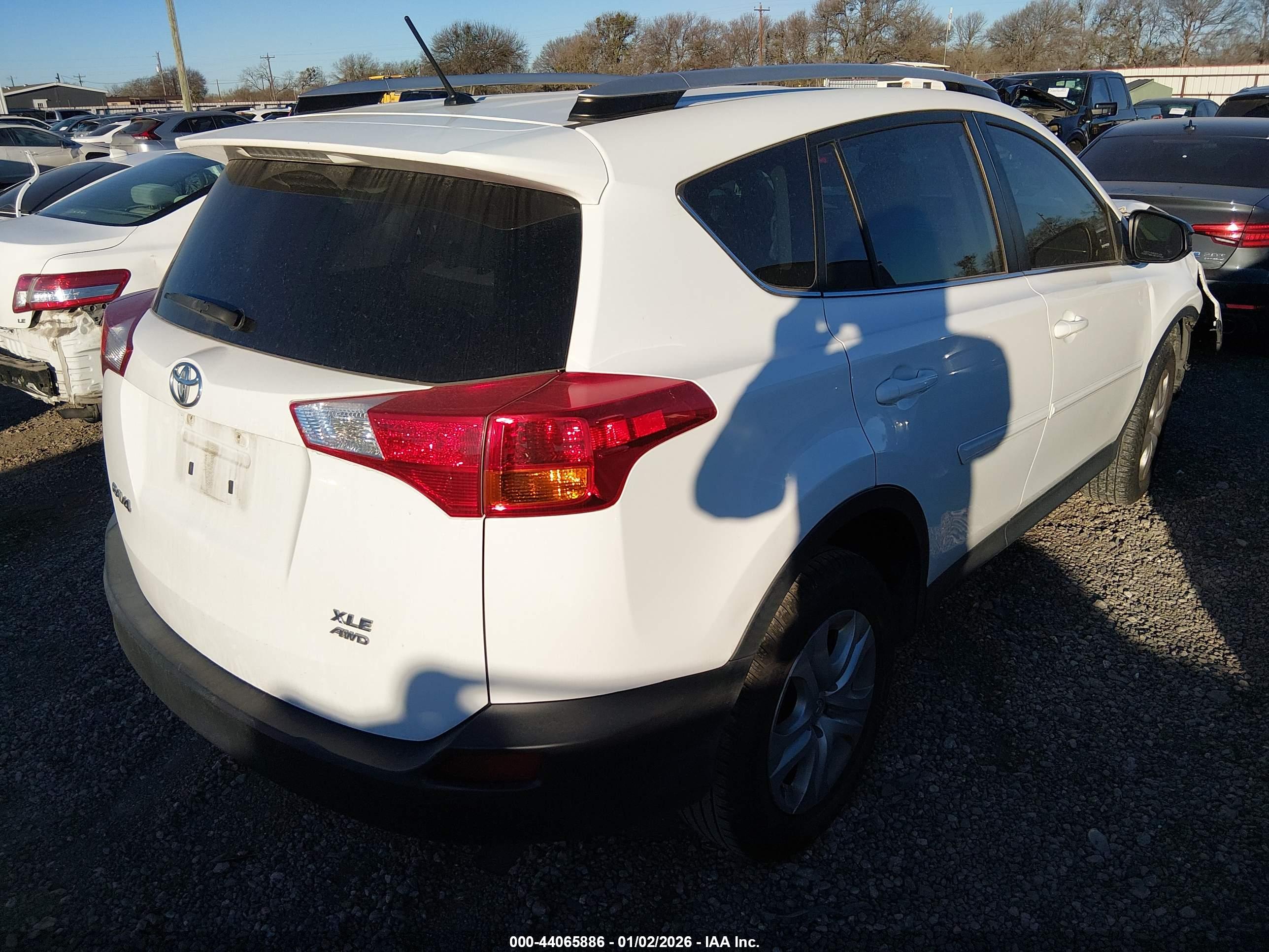 TOYOTA RAV4 image 4