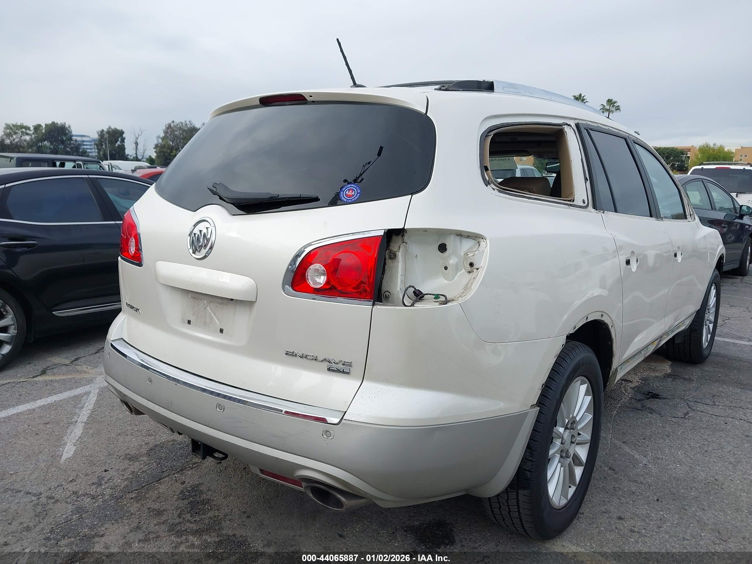 BUICK ENCLAVE image 4