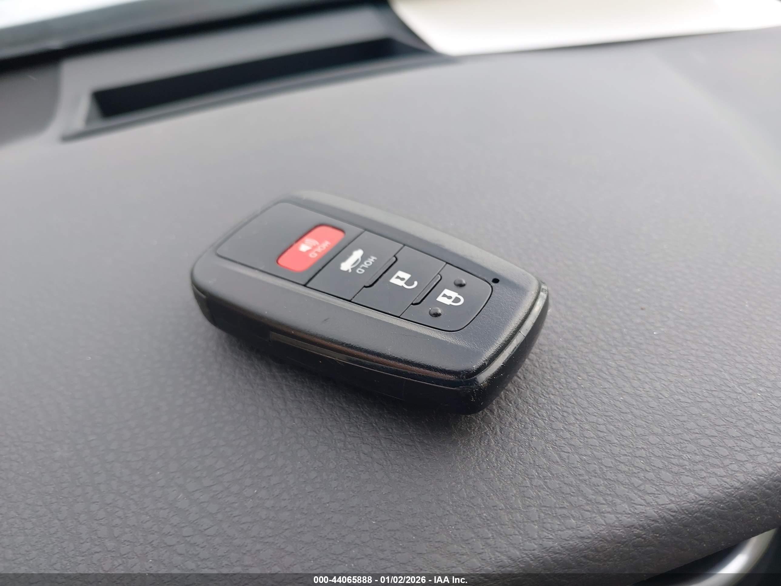 TOYOTA CAMRY image 11
