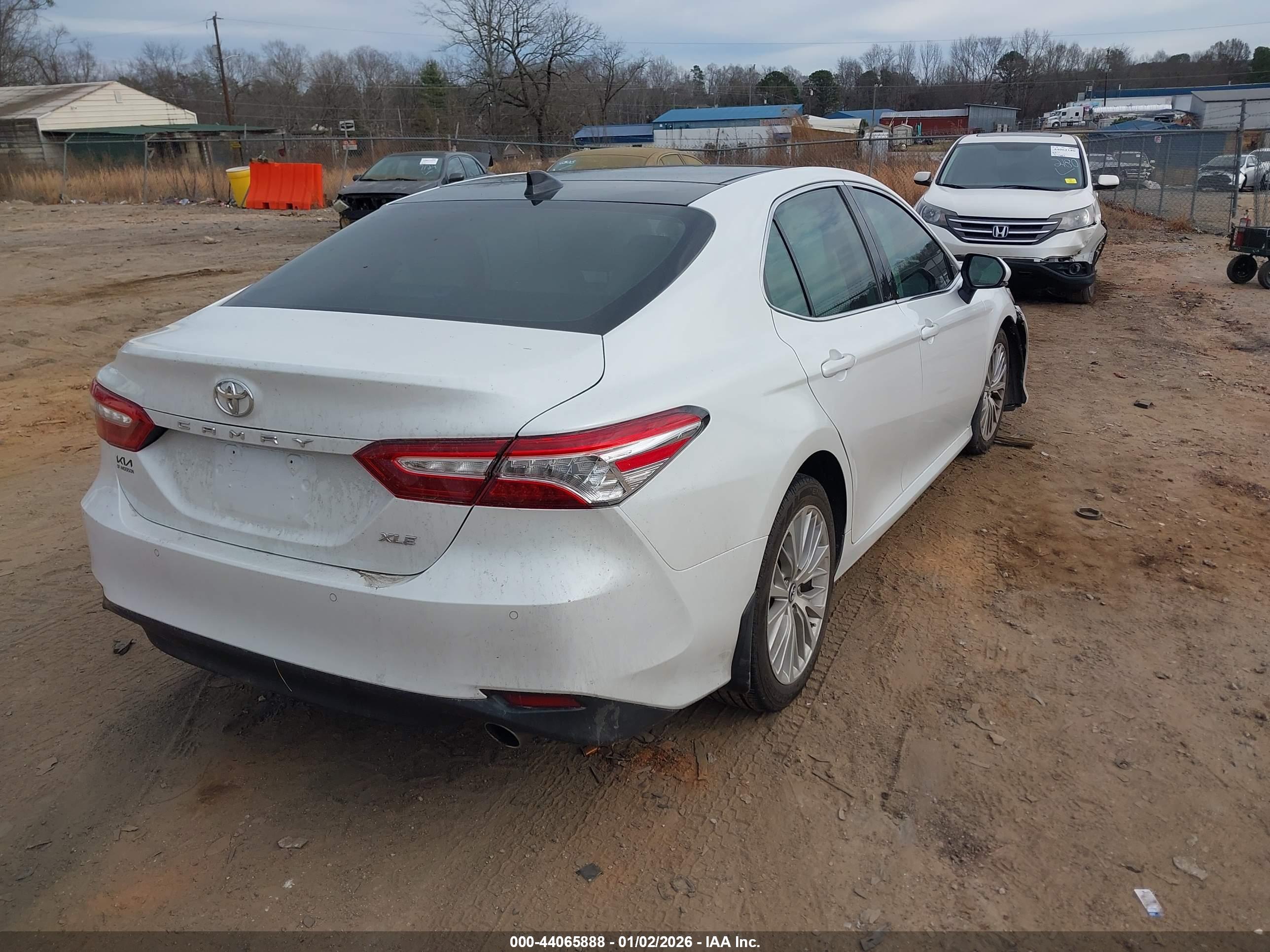 TOYOTA CAMRY image 4