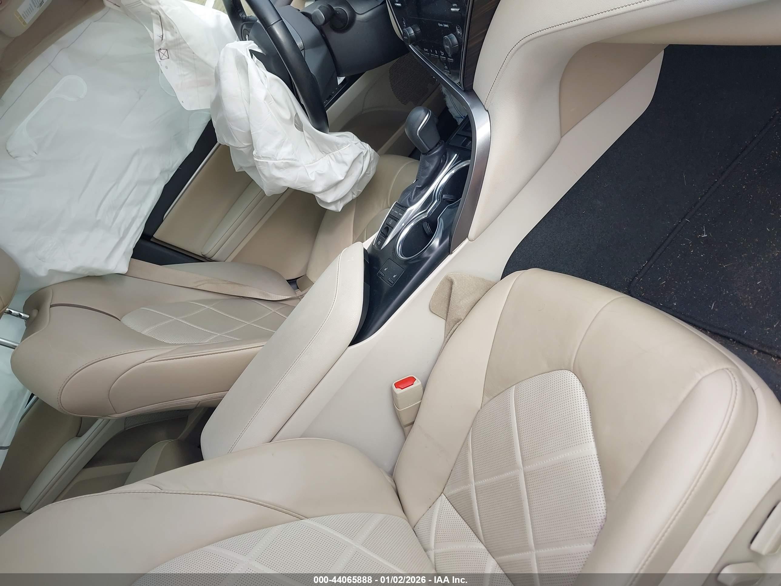 TOYOTA CAMRY image 5