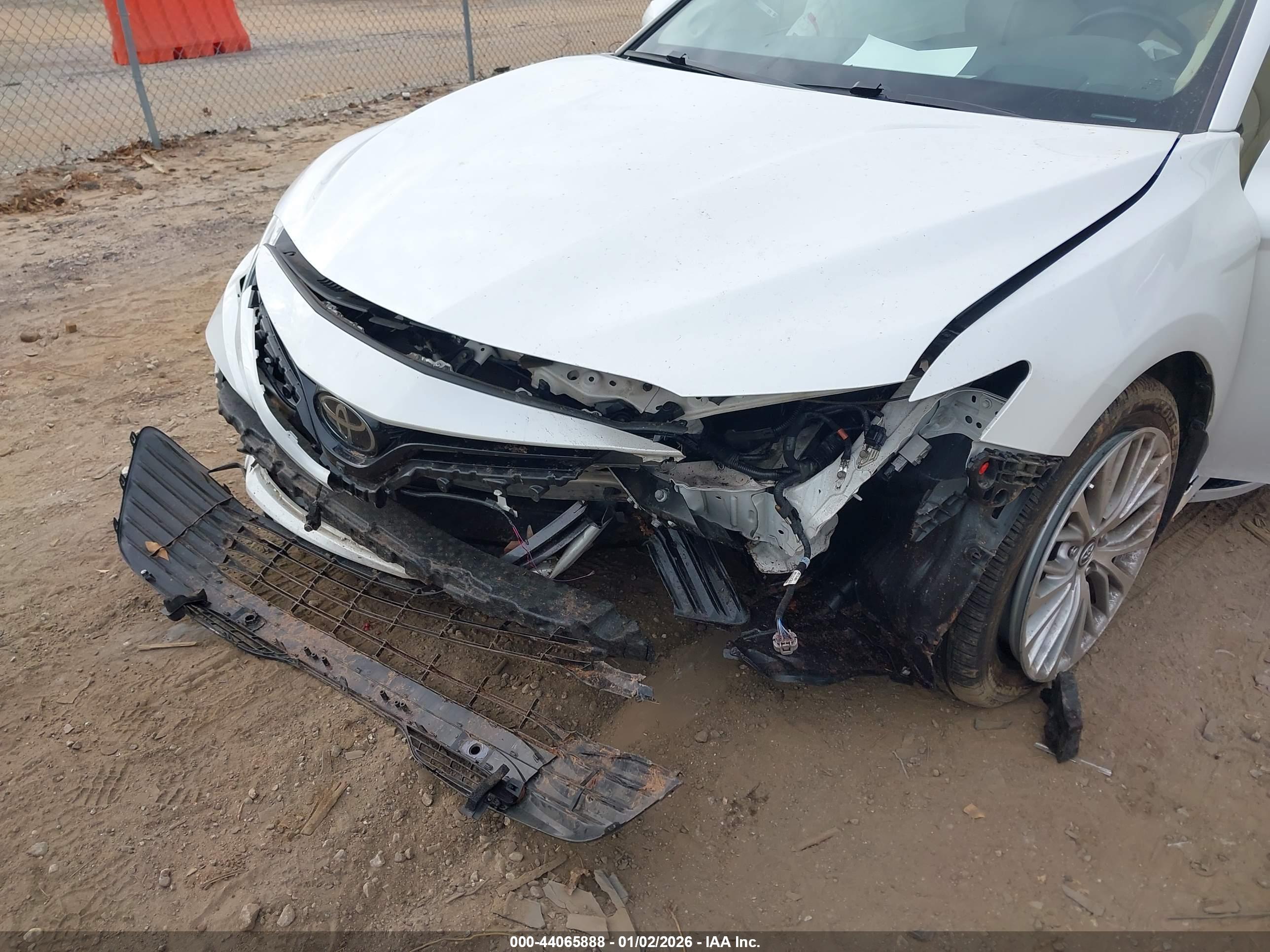 TOYOTA CAMRY image 6