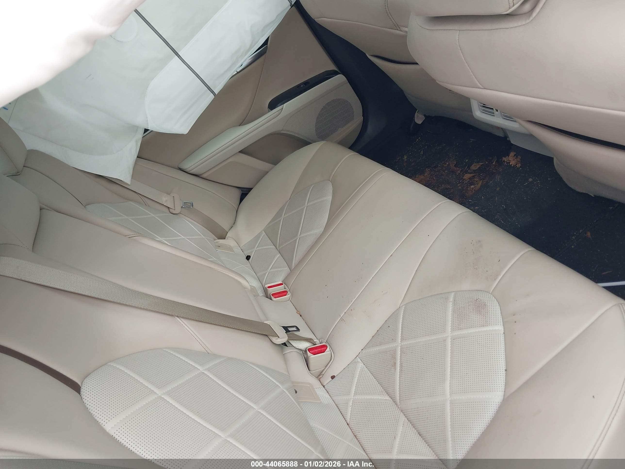 TOYOTA CAMRY image 8