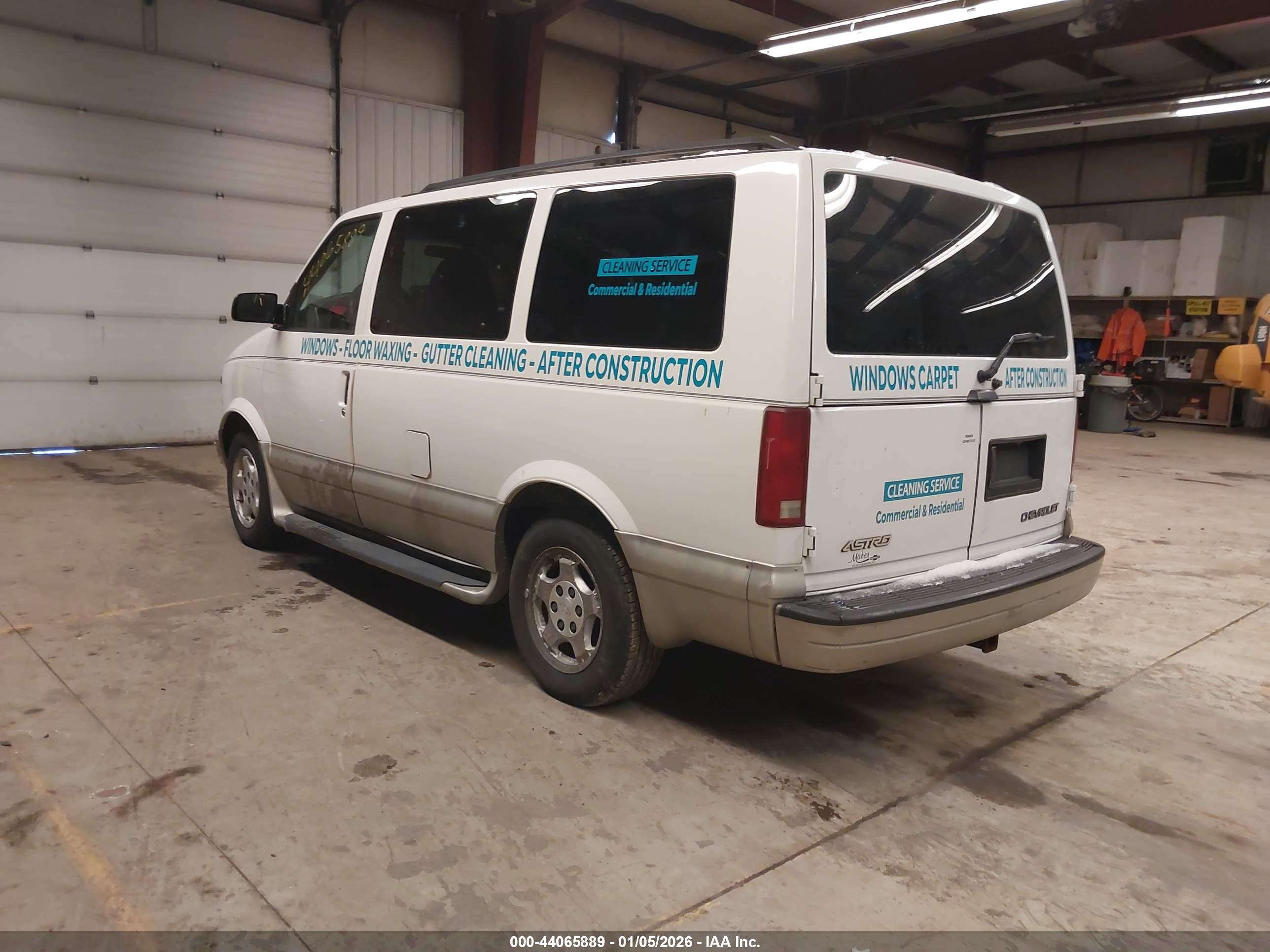 CHEVROLET ASTRO image 3