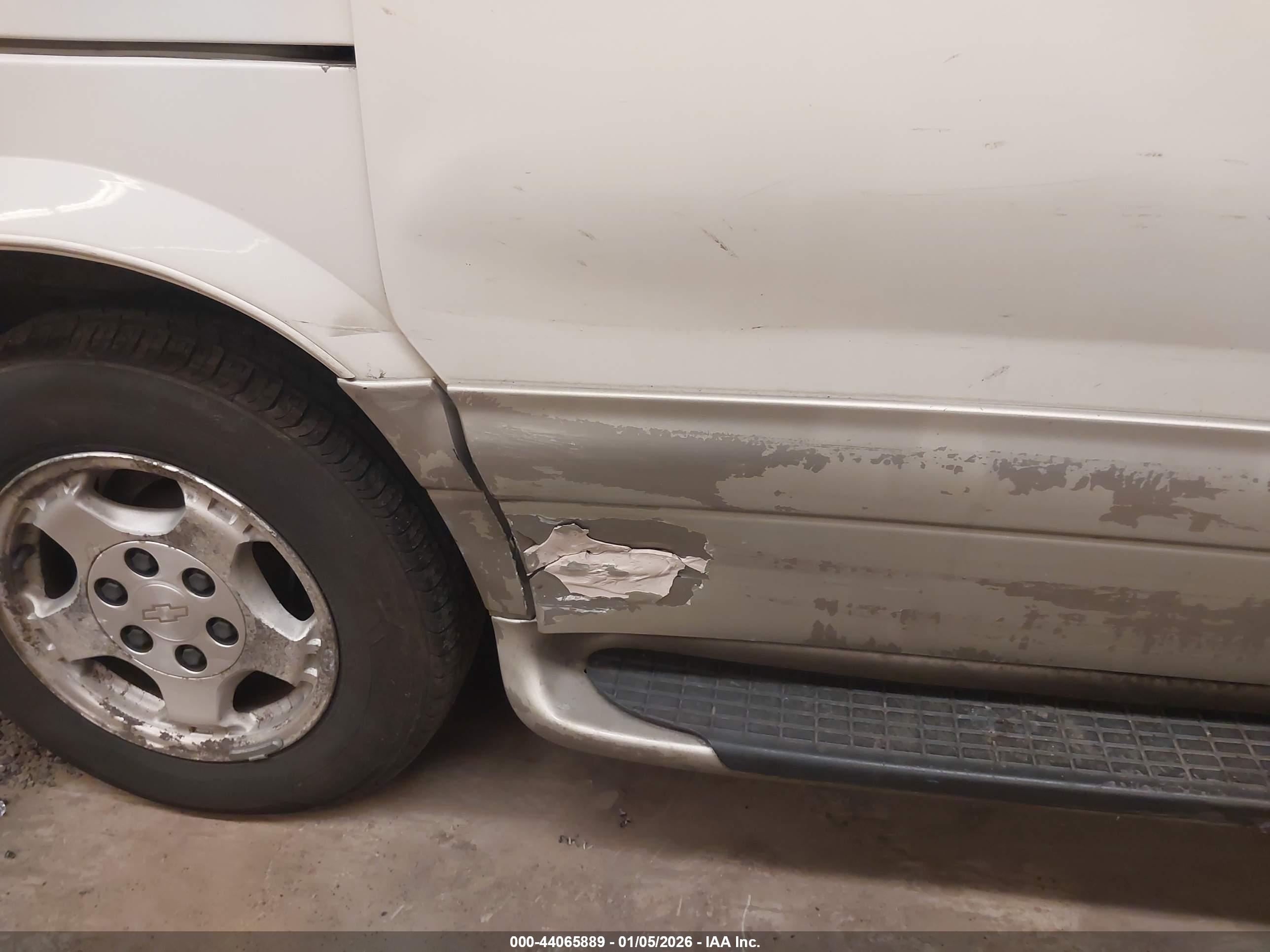 CHEVROLET ASTRO image 6