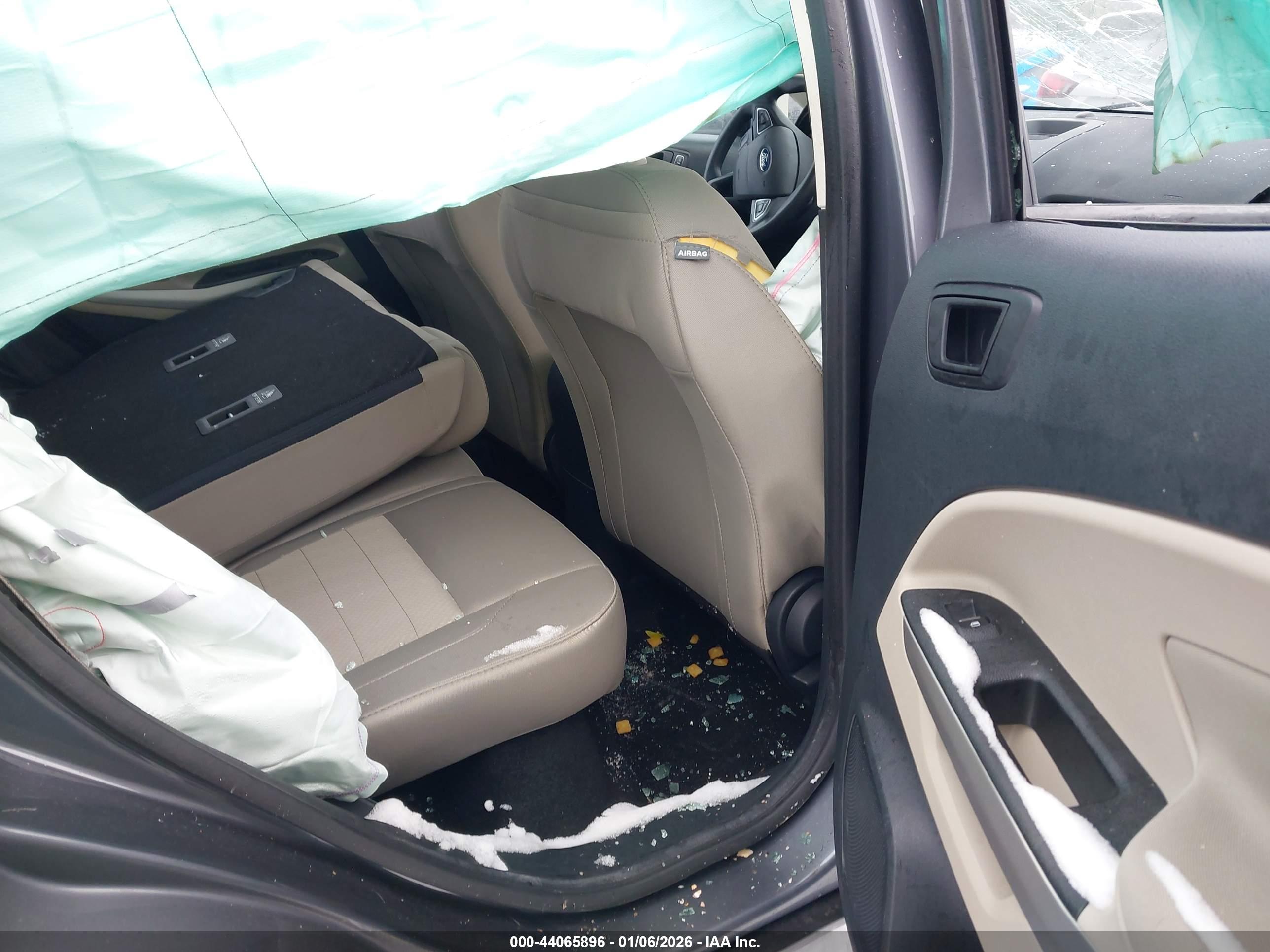 FORD ECOSPORT image 8