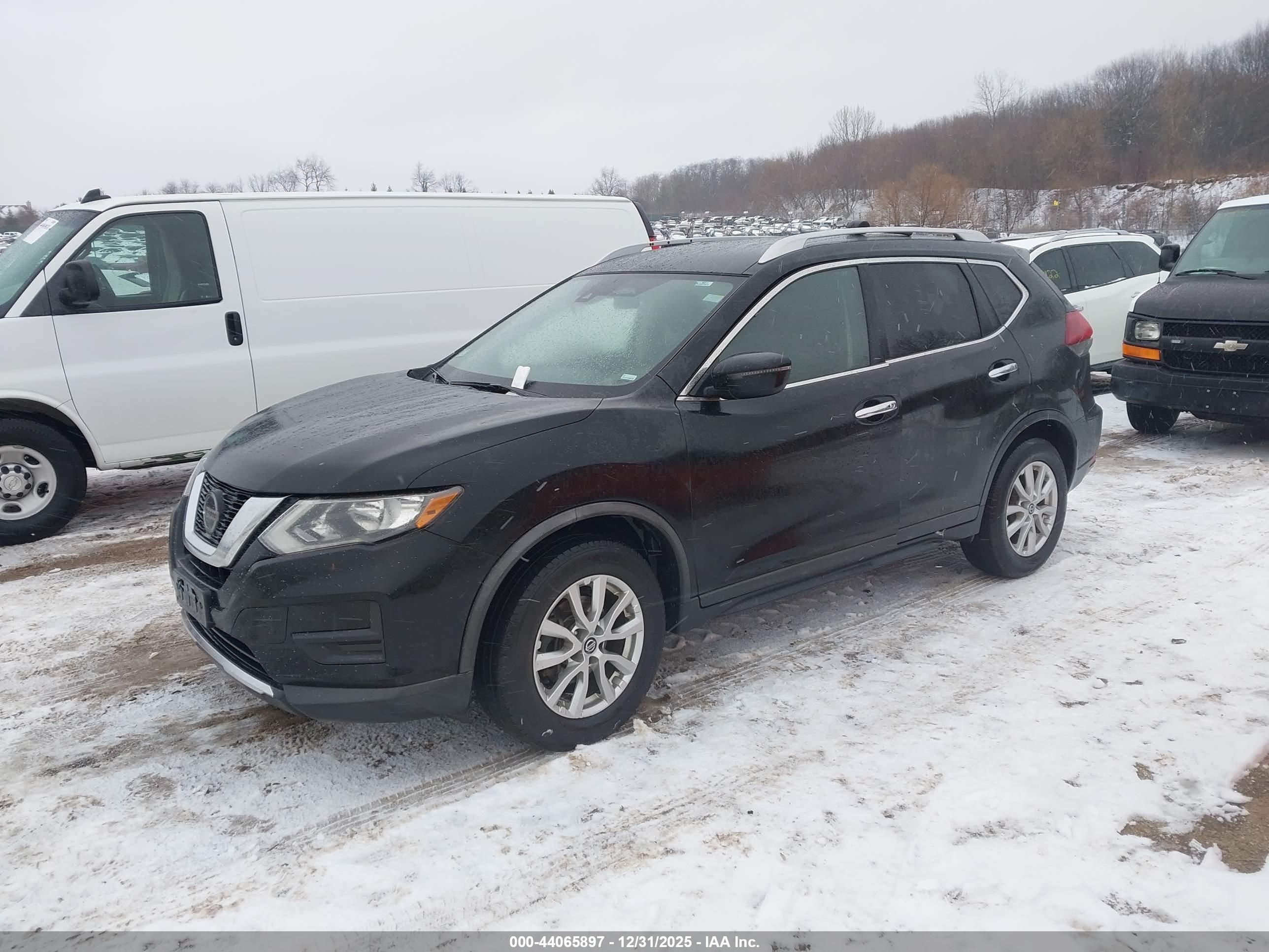 NISSAN ROGUE image 2