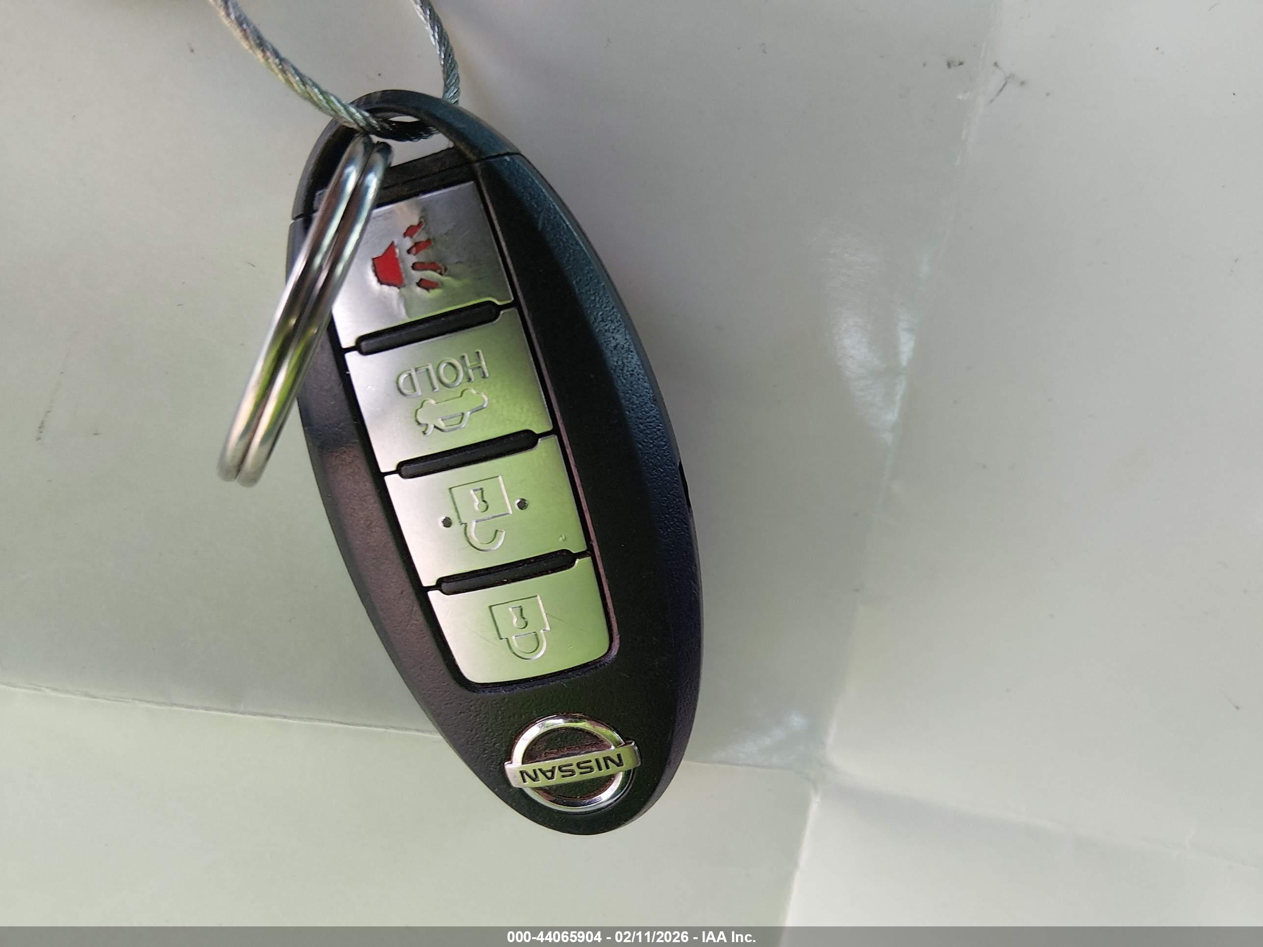 NISSAN MAXIMA image 11
