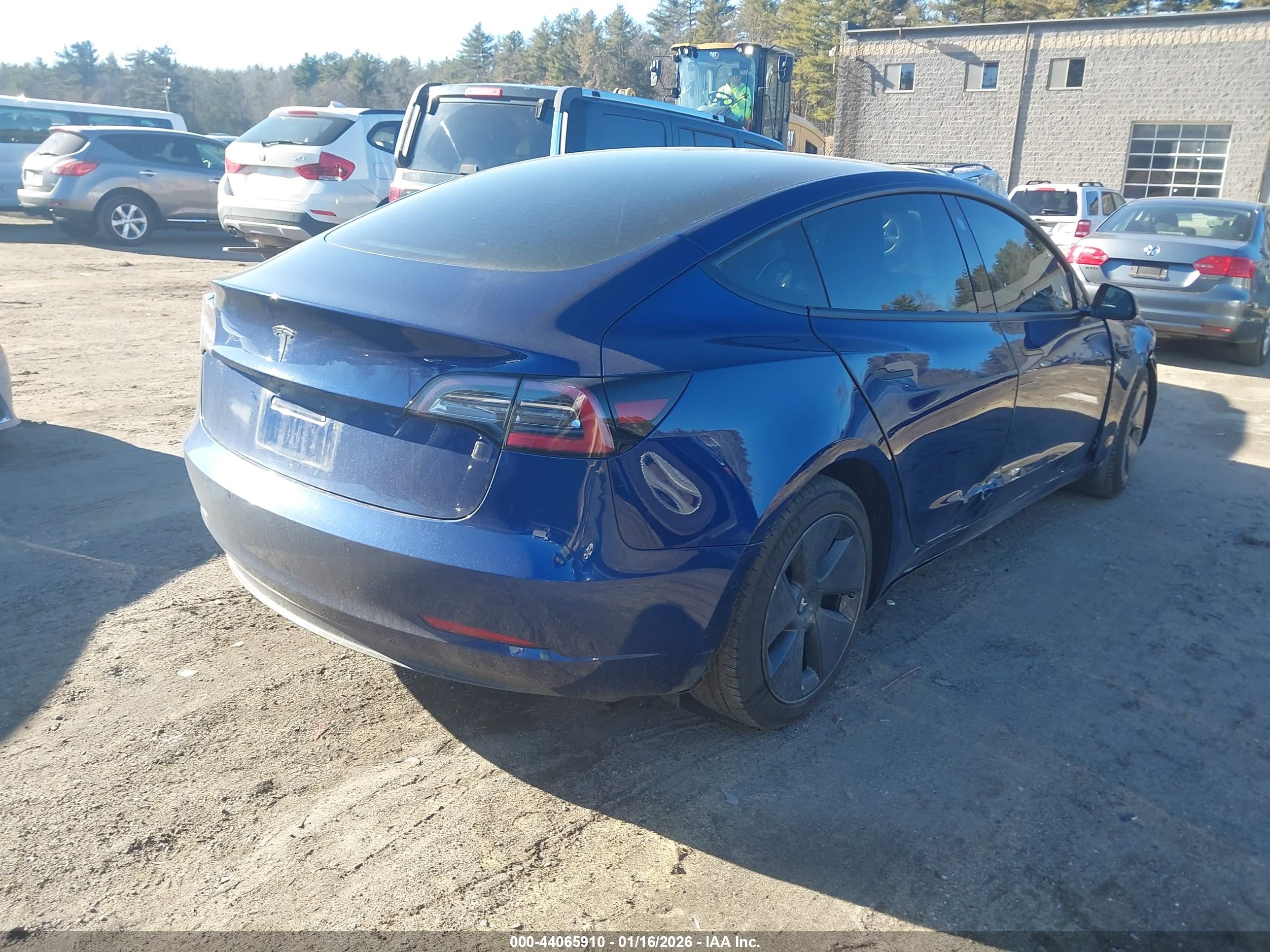 TESLA MODEL image 4