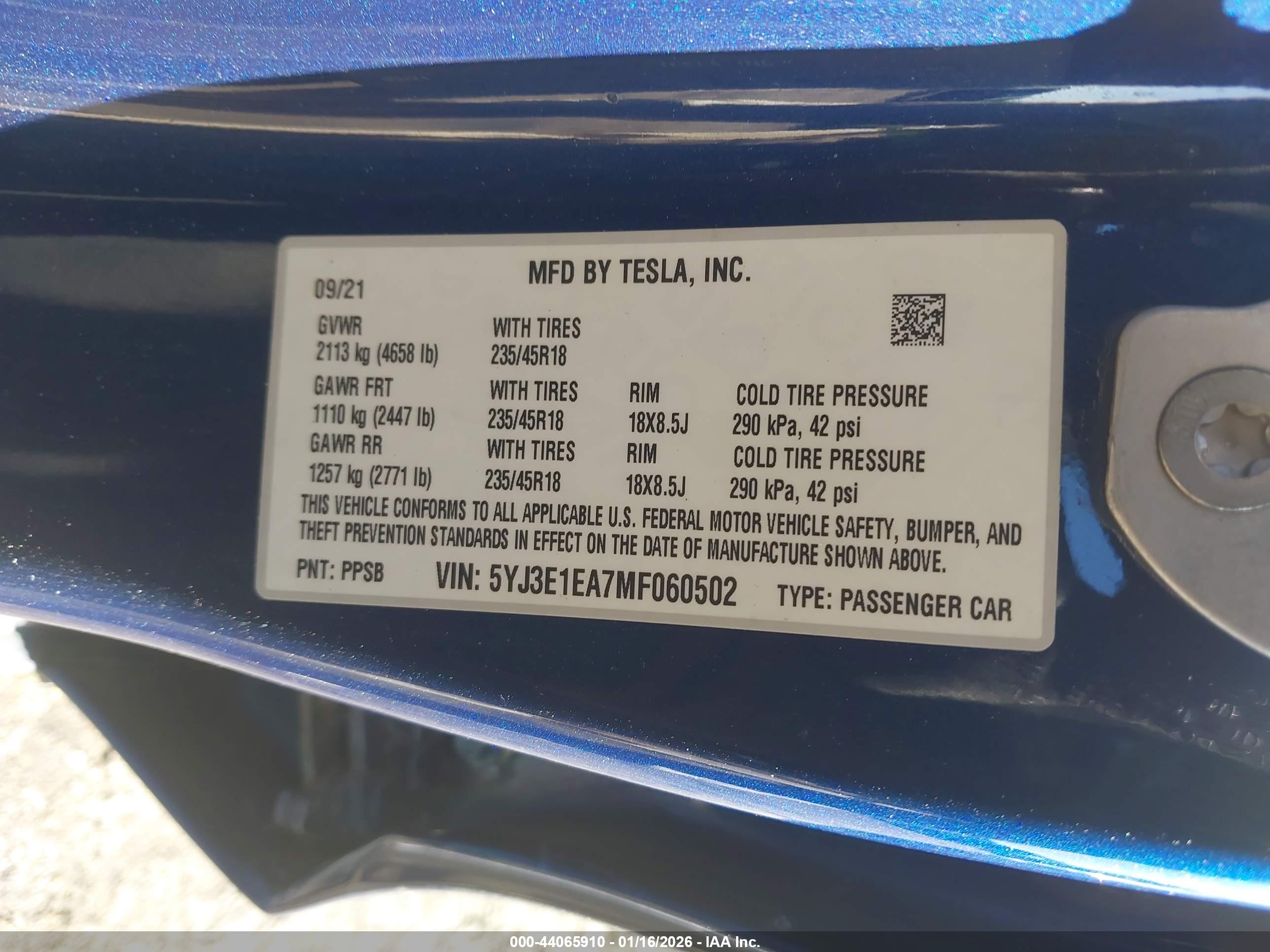 TESLA MODEL image 9