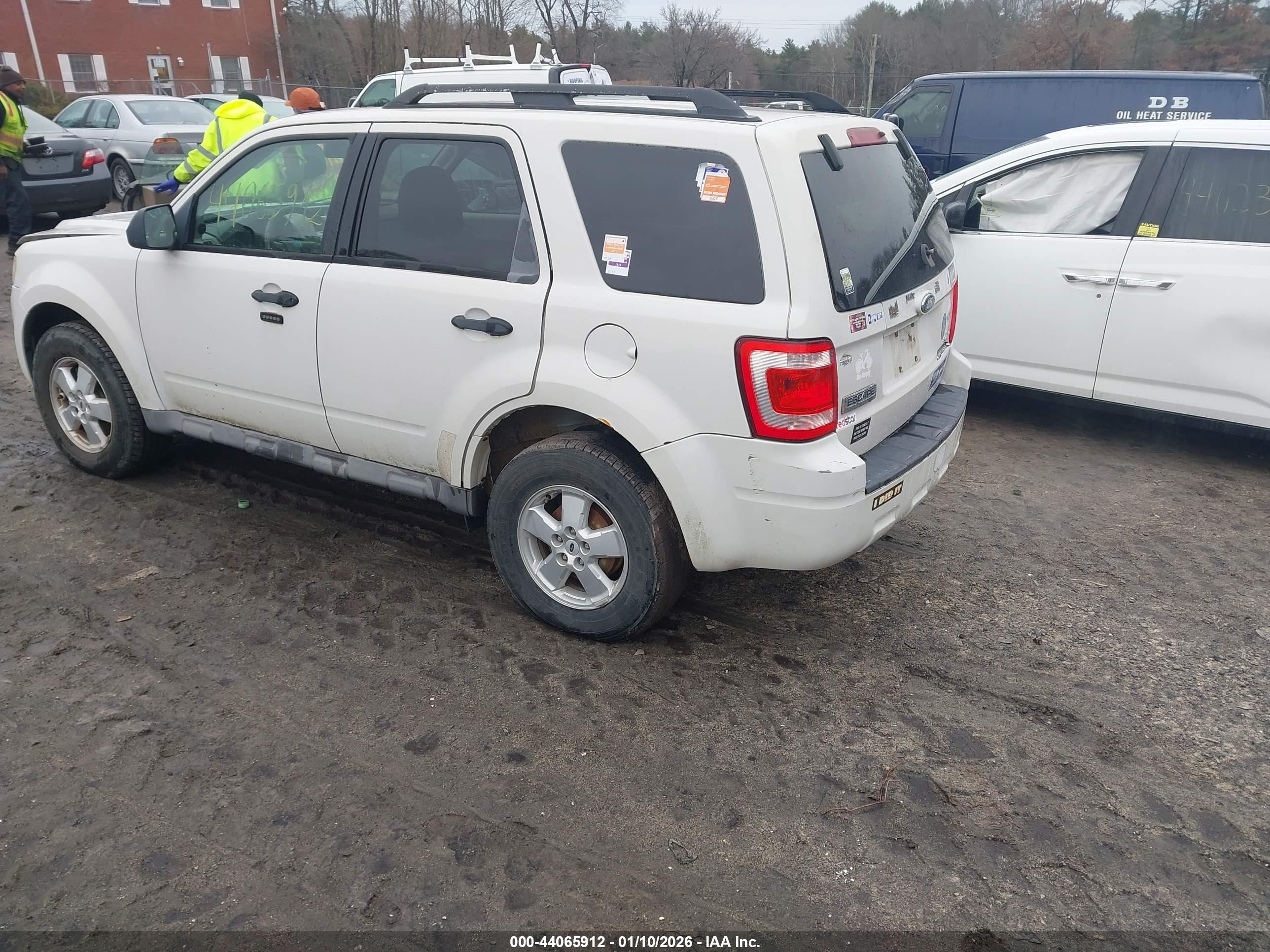 FORD ESCAPE image 3