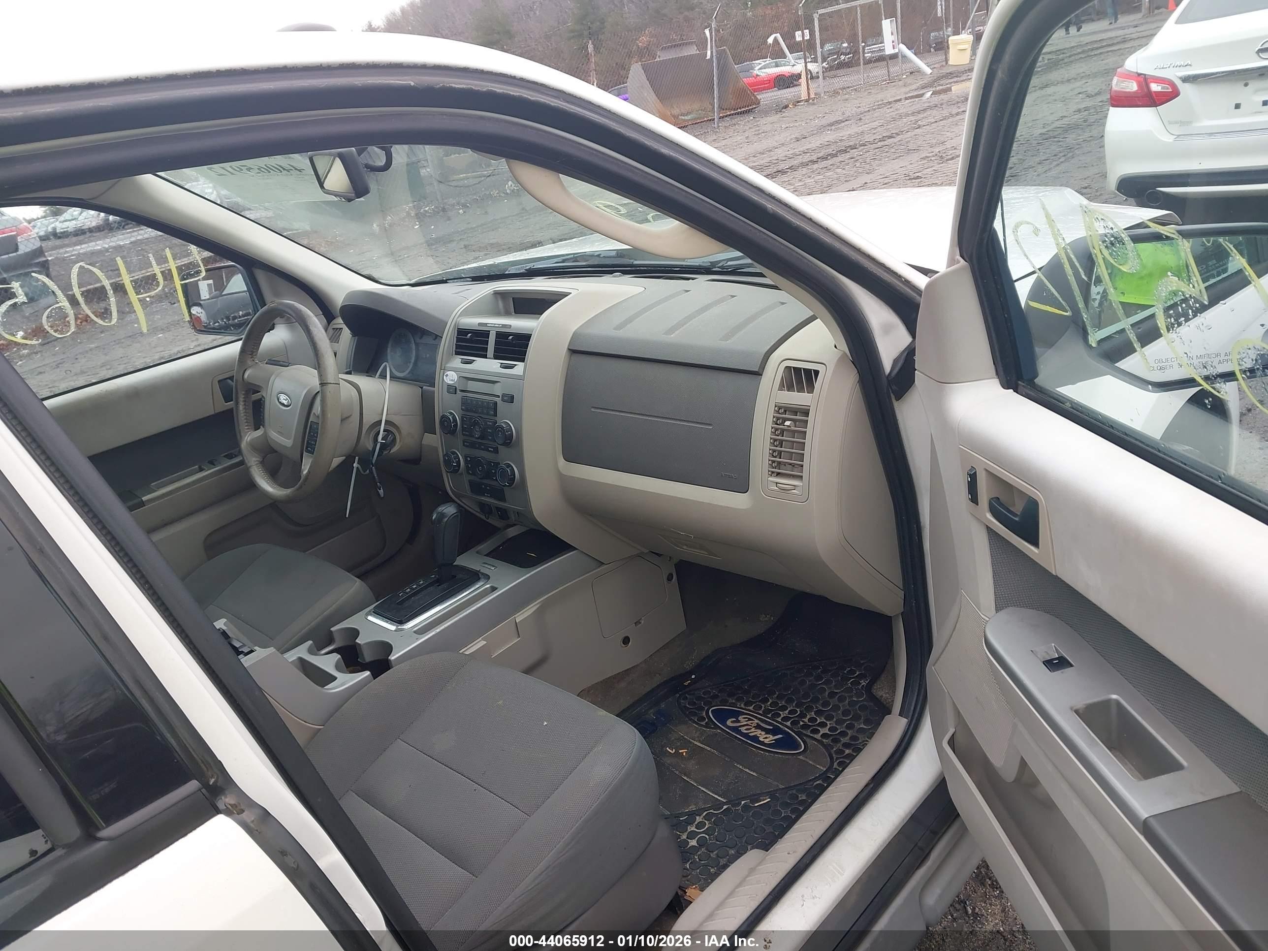 FORD ESCAPE image 5