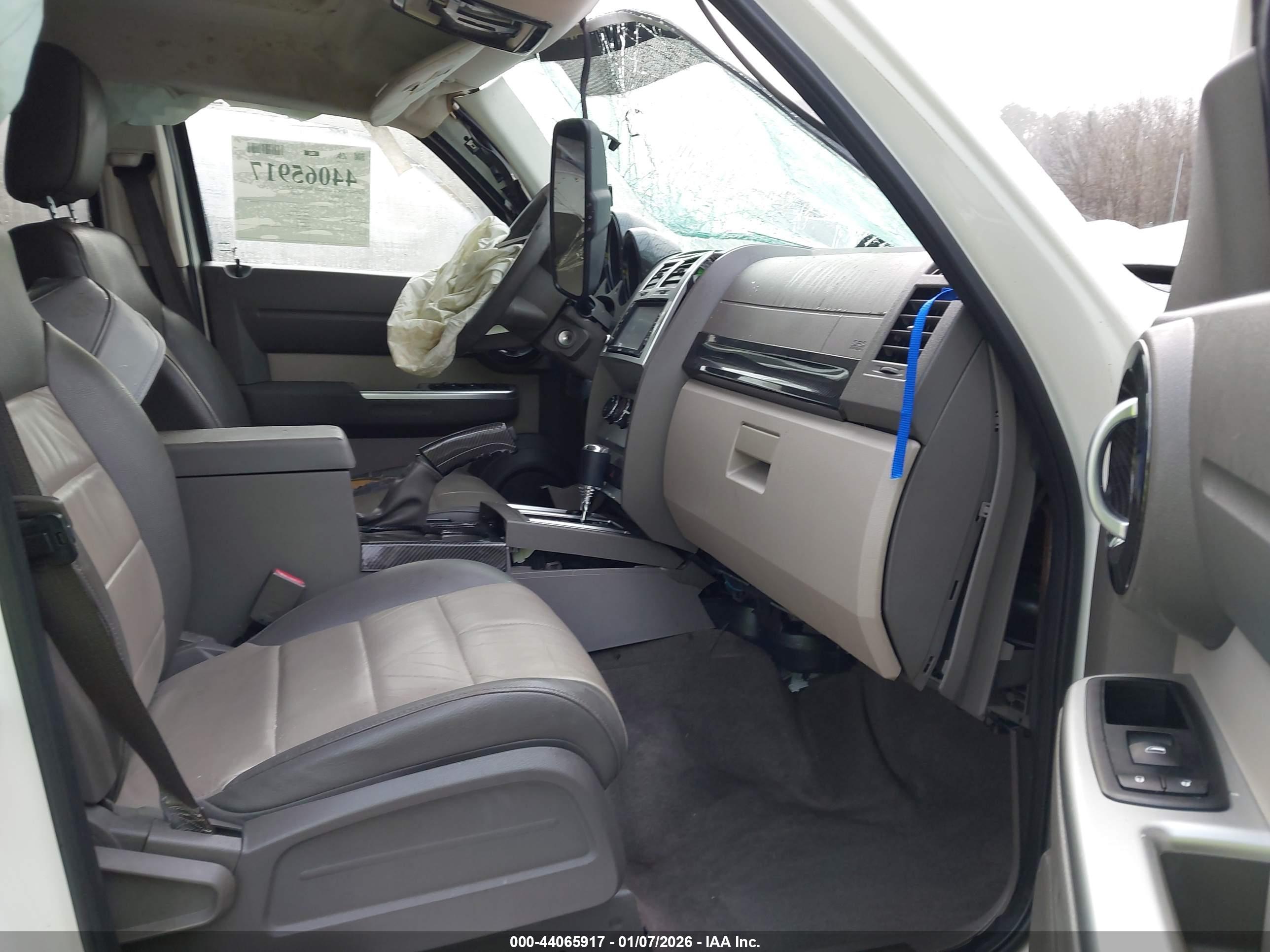 DODGE NITRO image 5