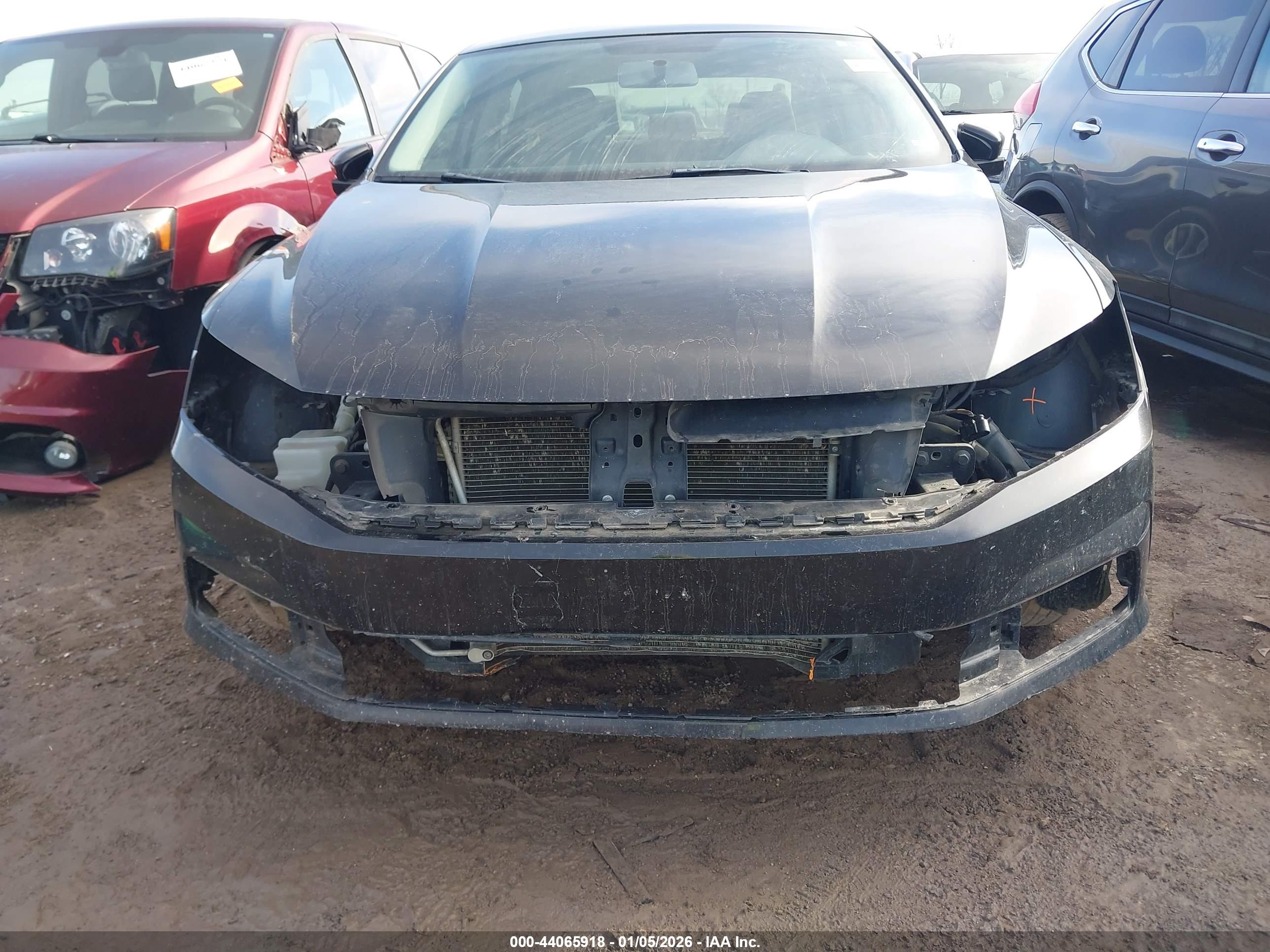 VOLKSWAGEN PASSAT image 6