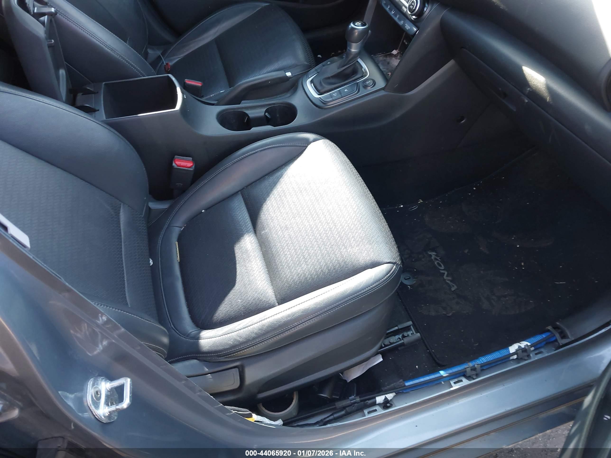 HYUNDAI KONA image 5