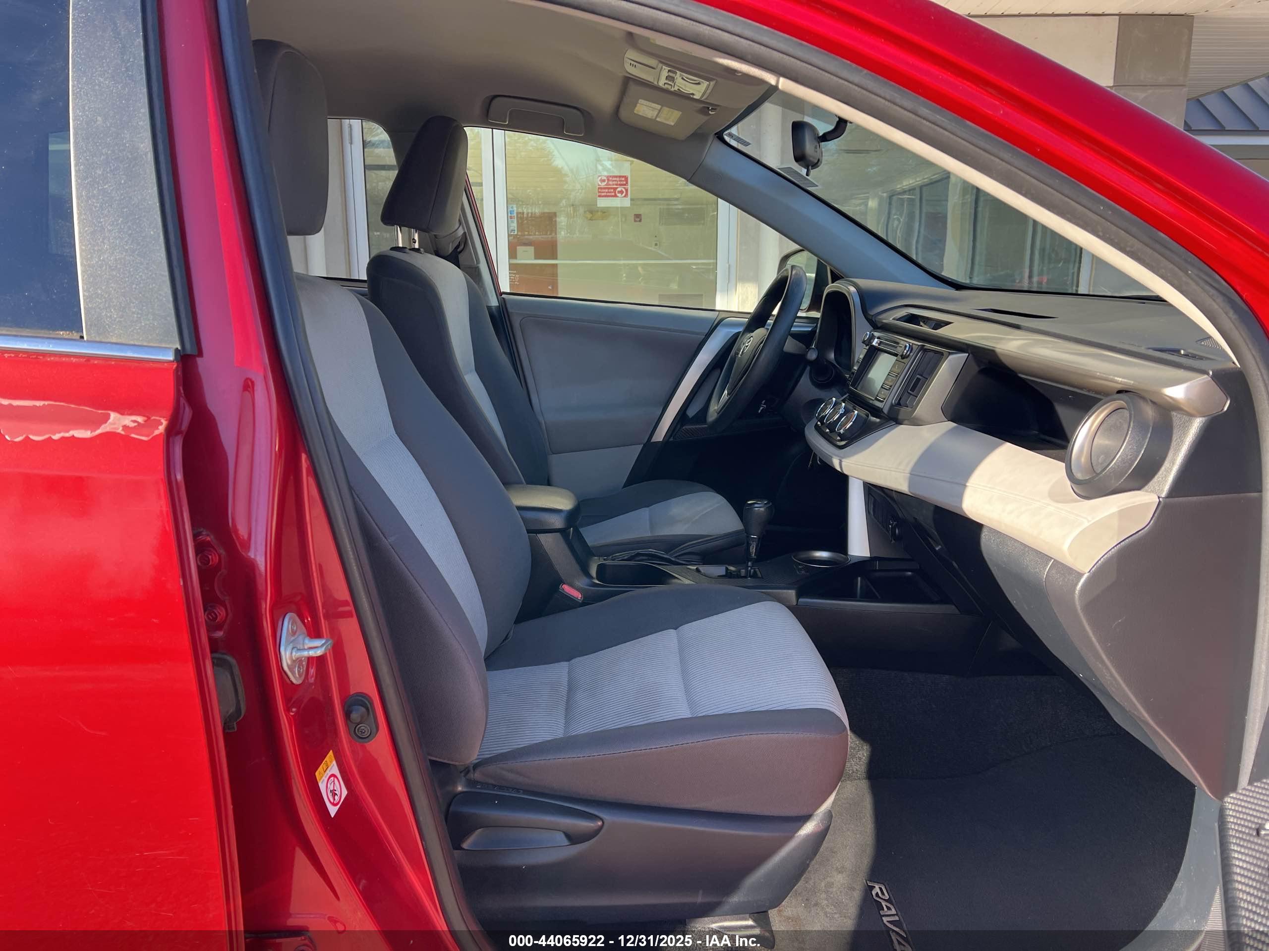 TOYOTA RAV4 image 5