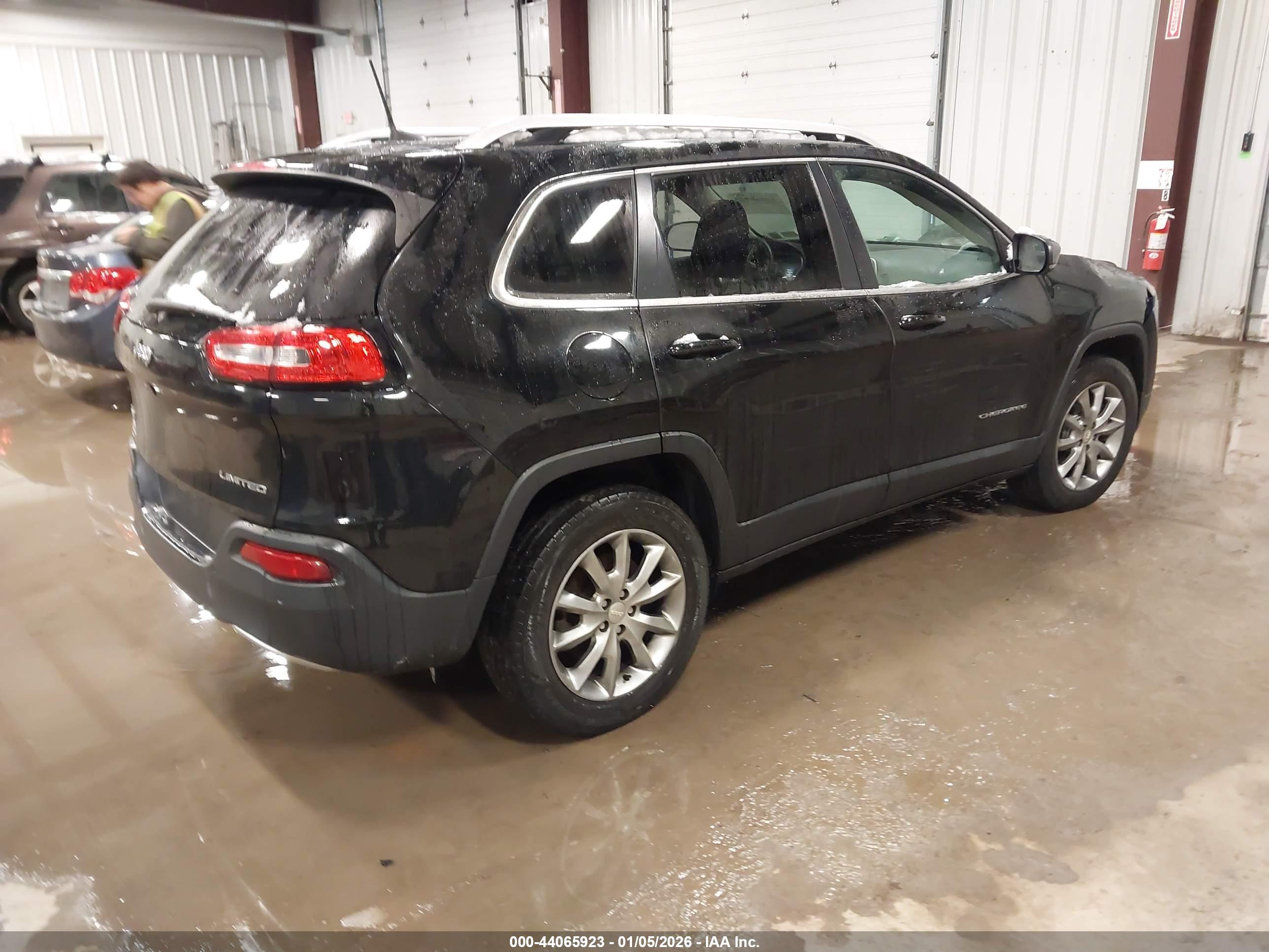 JEEP CHEROKEE image 4