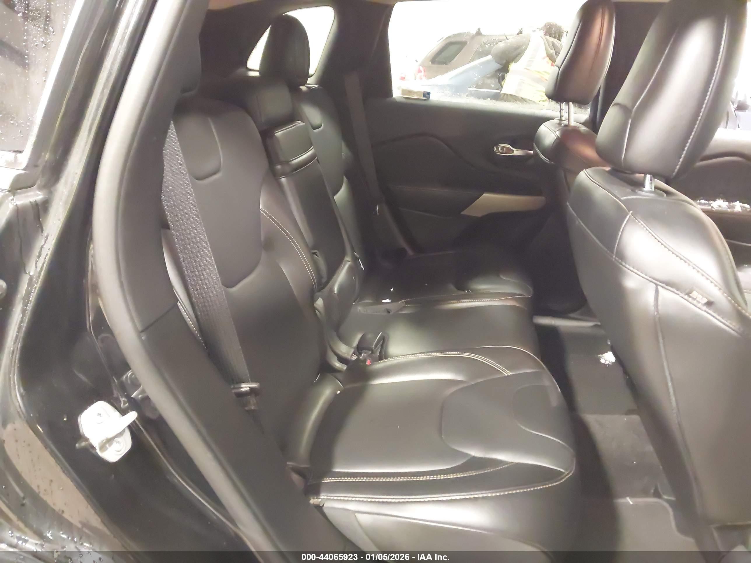 JEEP CHEROKEE image 8